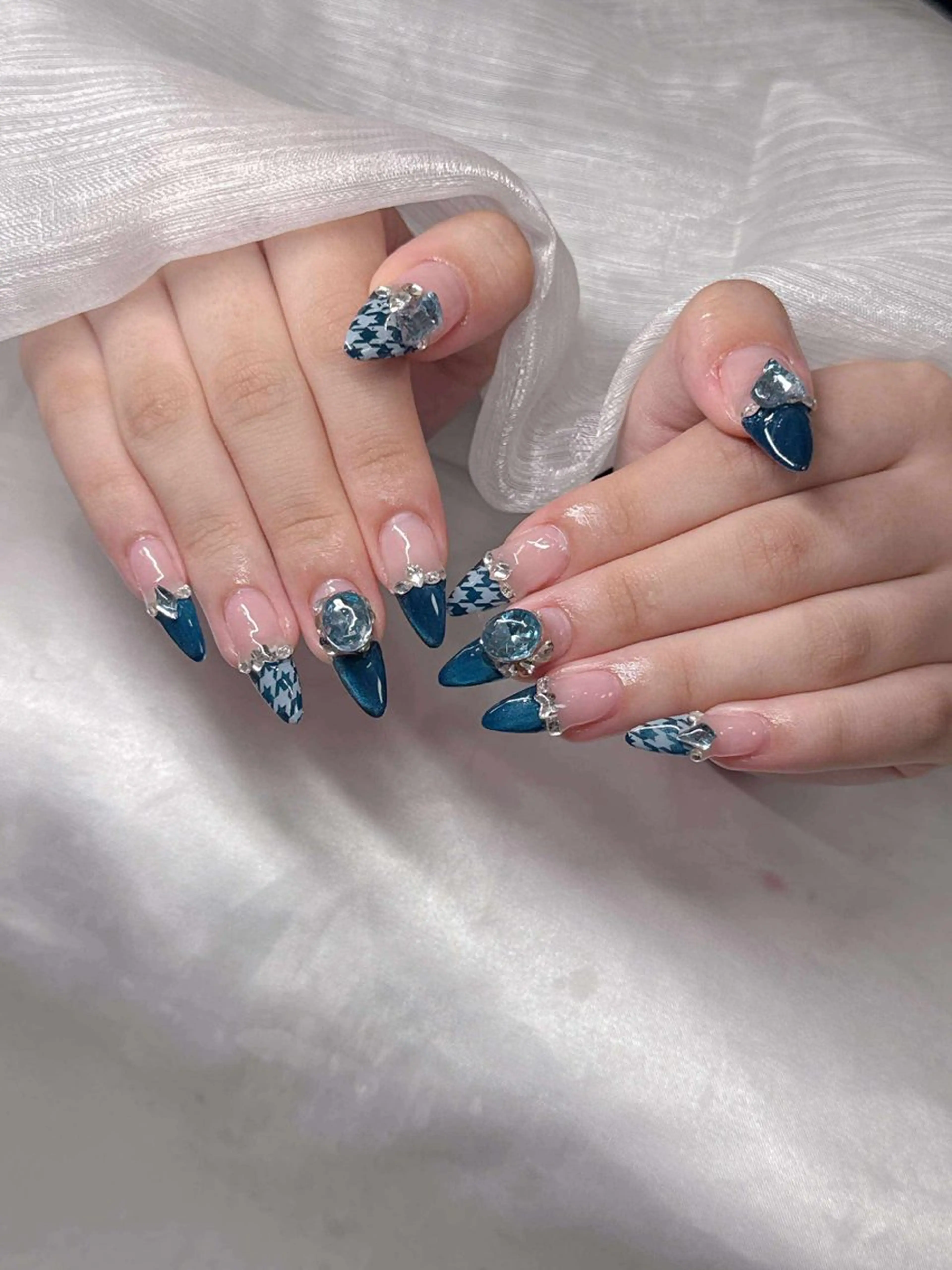 ネイル ハンドネイル Lee Nailsのネイルデザイン