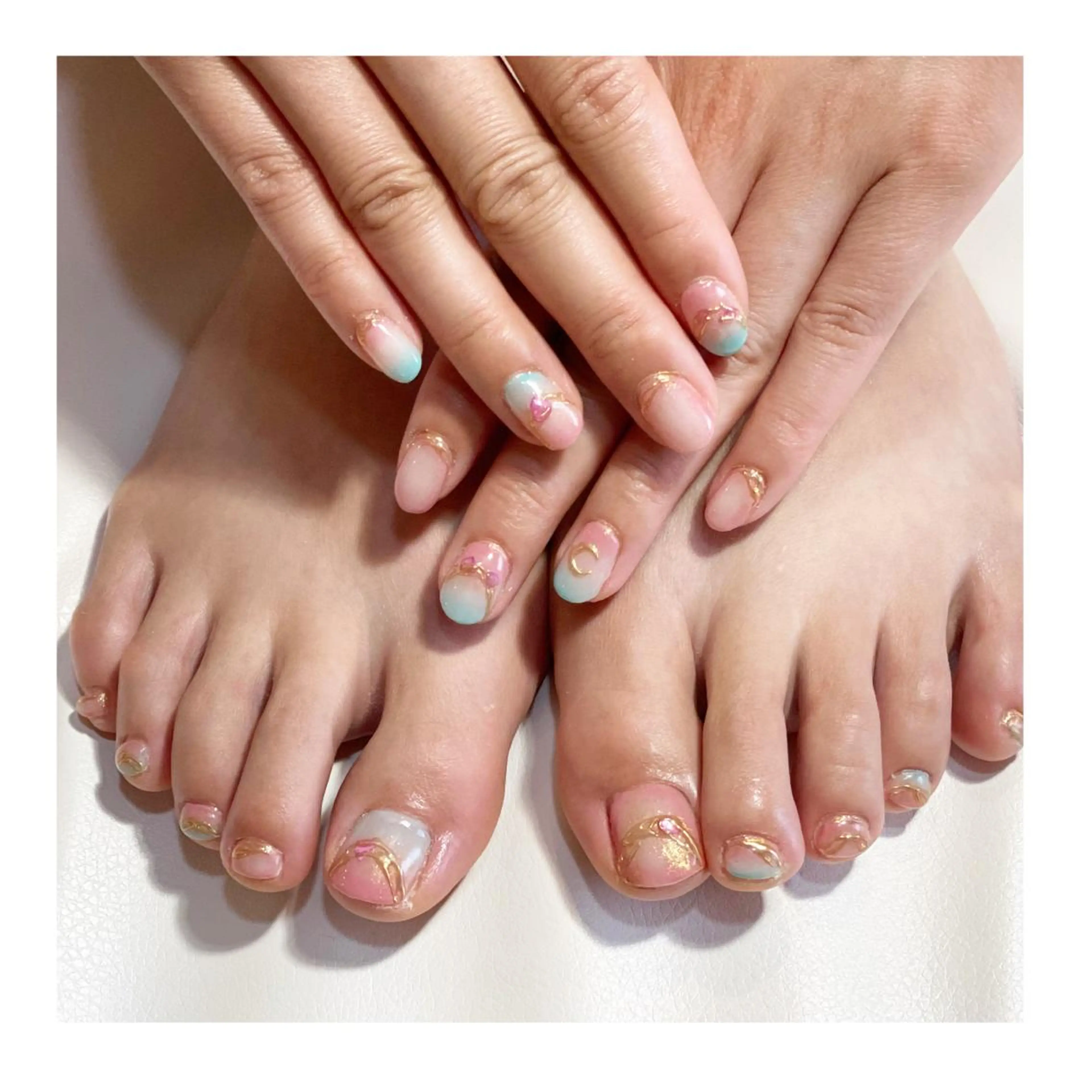 ネイル ブルー チークネイル フットネイル ジェルネイル グラデーション ハンドネイル LaLa Peach 福岡のマツエク・マツパデザイン