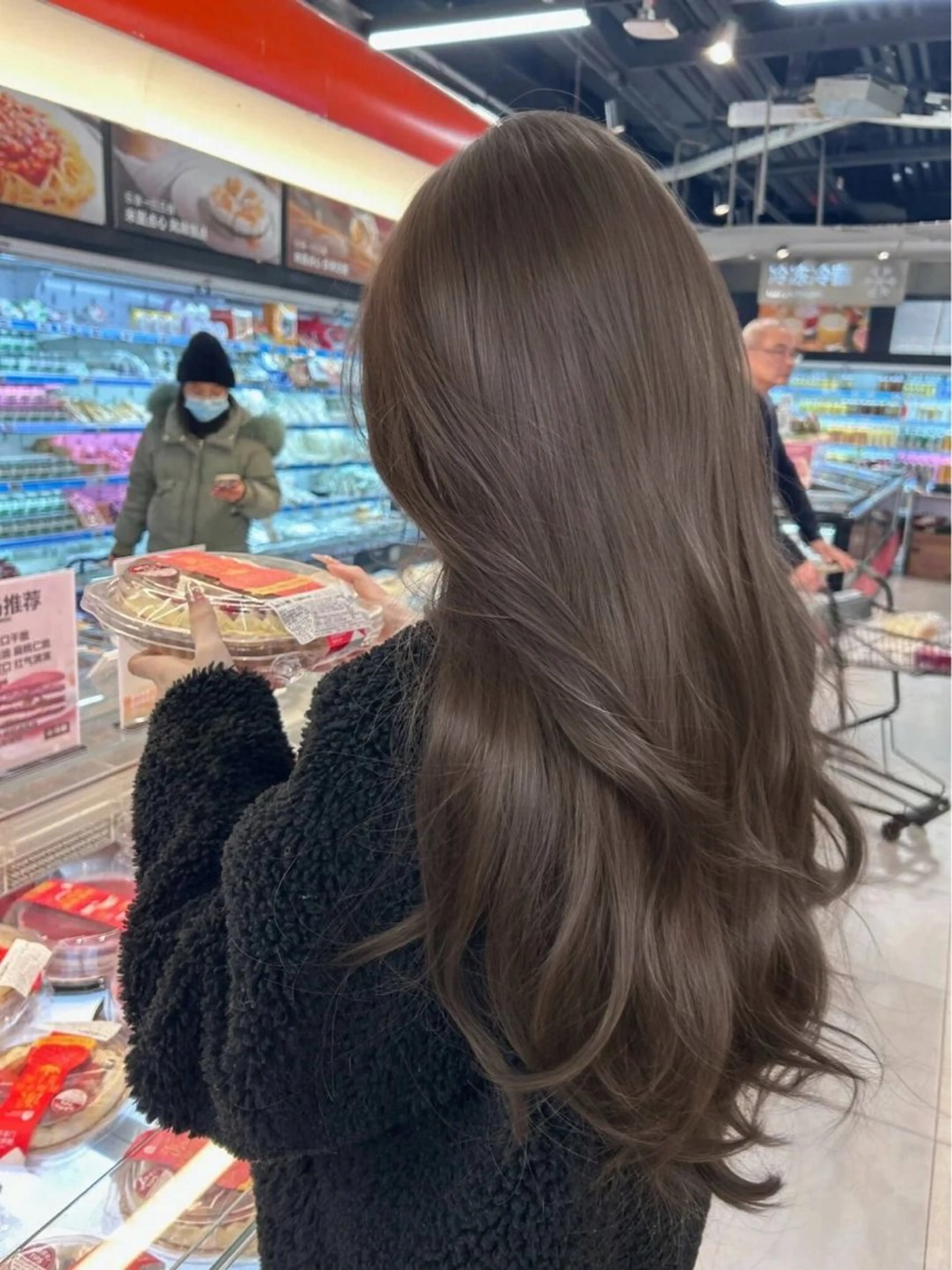 ロング ヘアカラー ブリーチなし ミルクティー齋藤晴のヘアスタイル