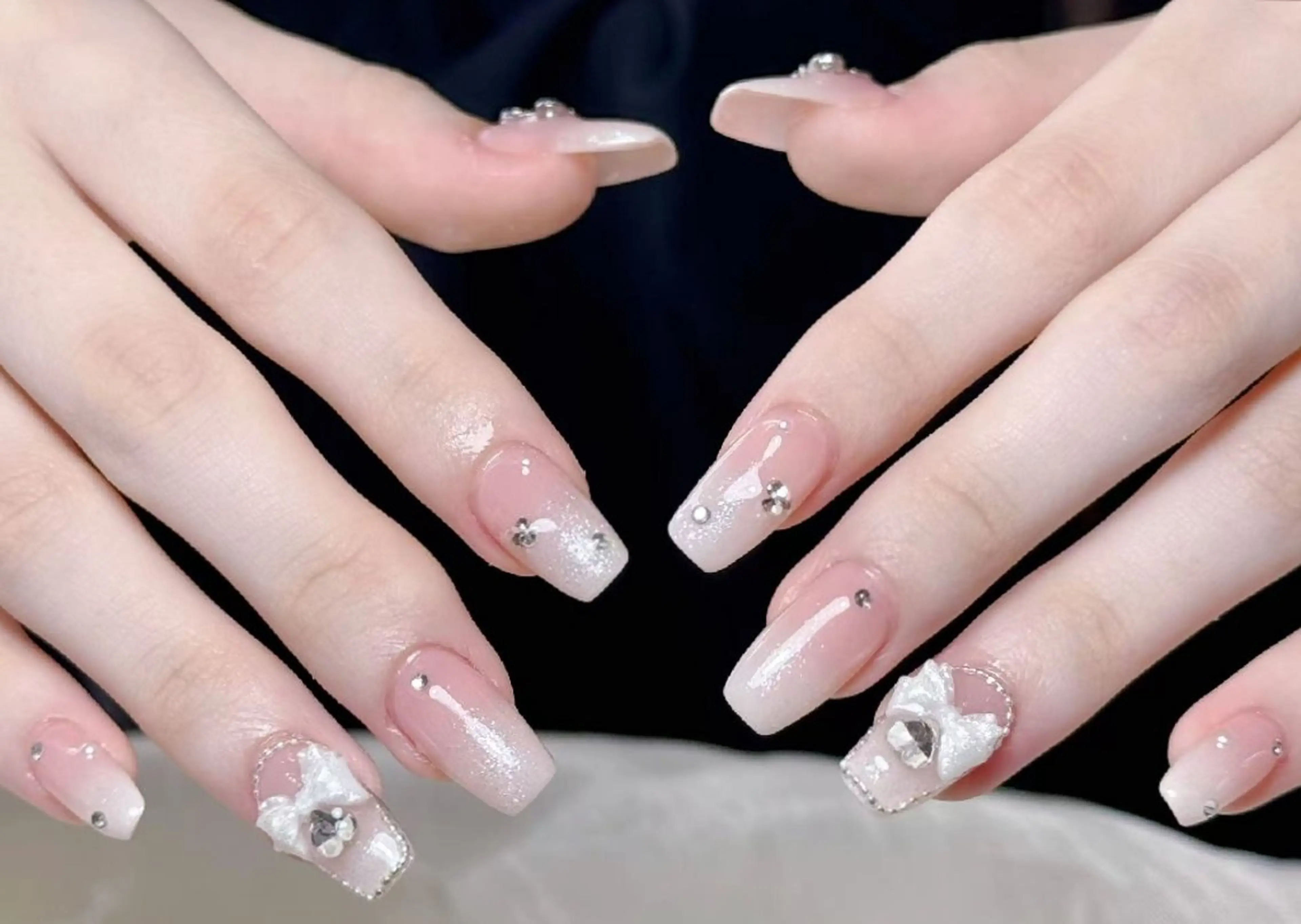 ネイル 長さ出し フレンチネイル グラデーション マグネットネイル マグネットフレンチ ハンドネイル ハンドケア るか 池袋のネイルデザイン