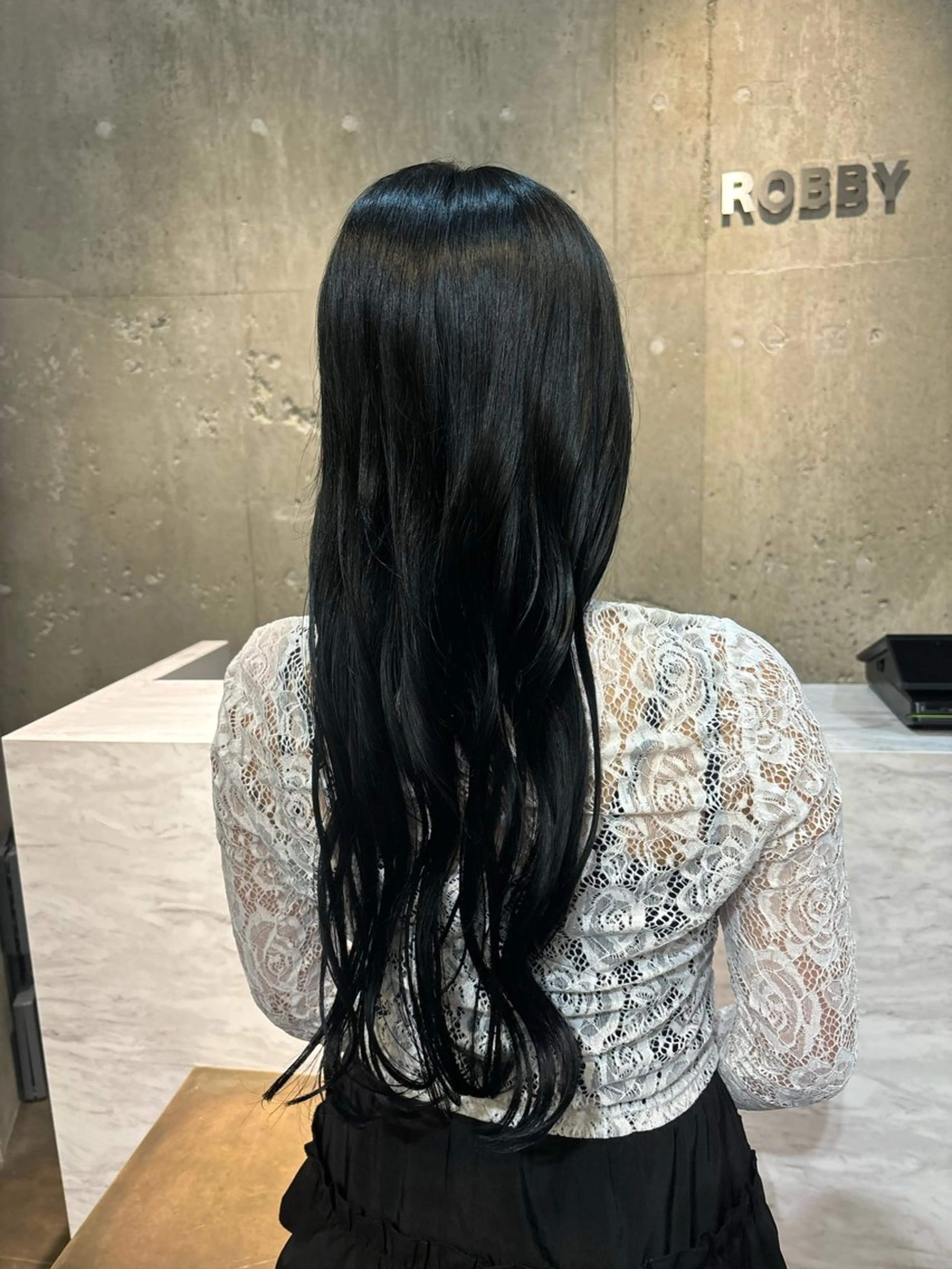 ロング カラー 黒髪 ブルーカラー ブルーブラック パーマ、ストレート 🫧ちひろ🫧のヘアスタイル