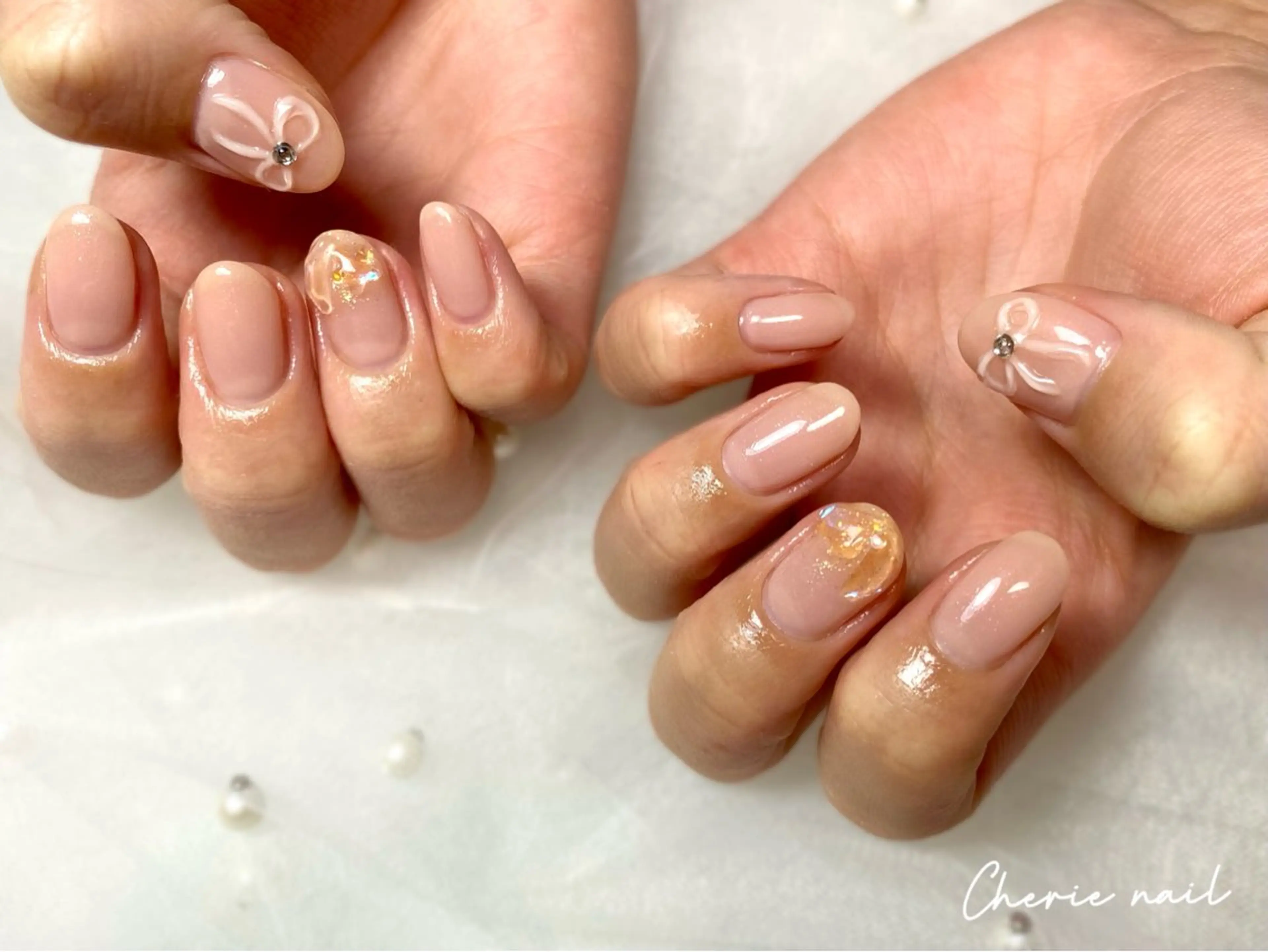 ネイル ジェルネイル キラキラネイル オフィスネイル ピンク ピンクベージュ ハンドネイル Cherienail yunaのネイルデザイン