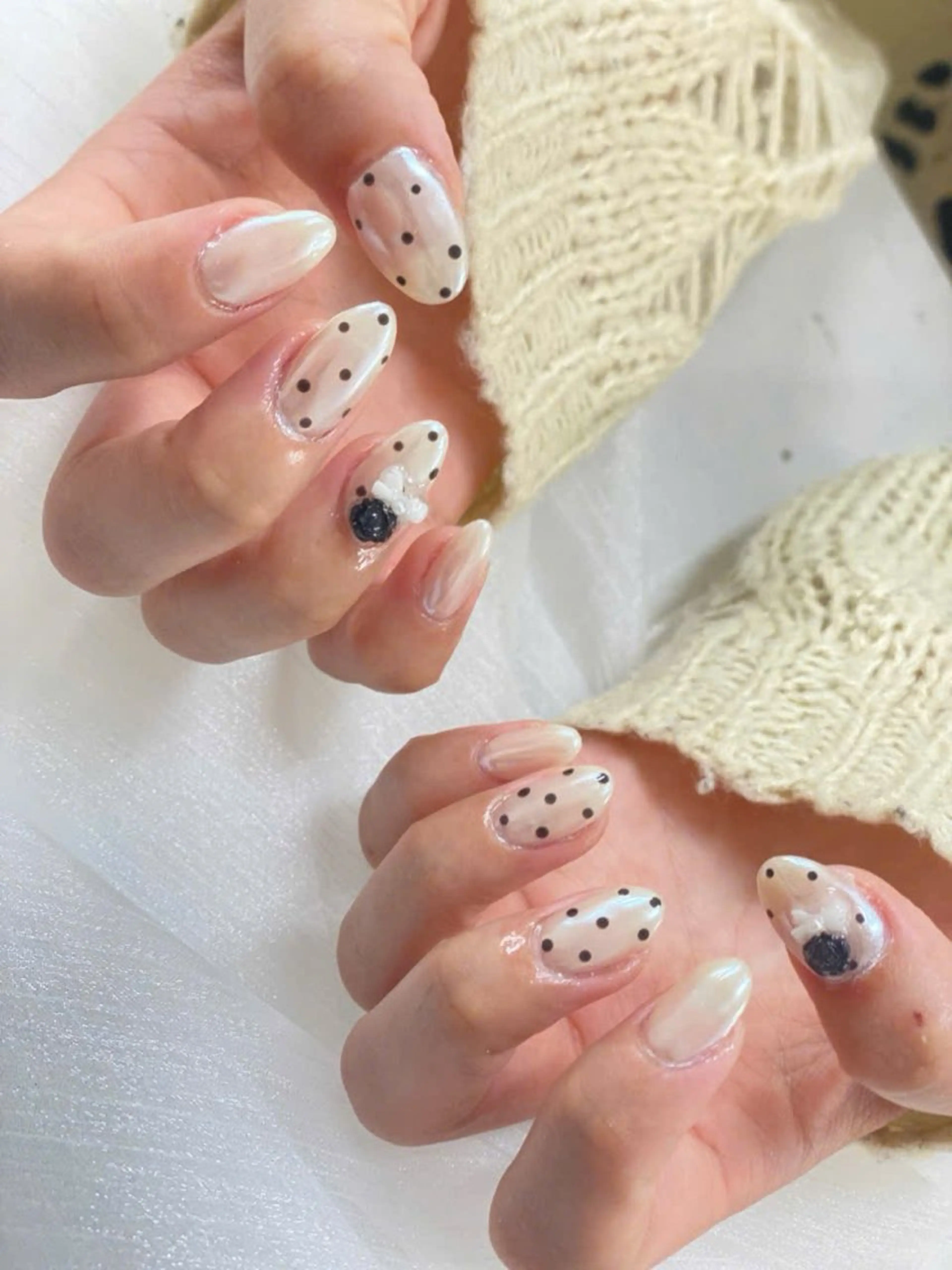 ネイル フレンチネイル グラデーション キラキラネイル 韓国ネイル マグネットネイル ハンドネイル ハンドケア Hara Nail 【パラジェル使用】のネイルデザイン