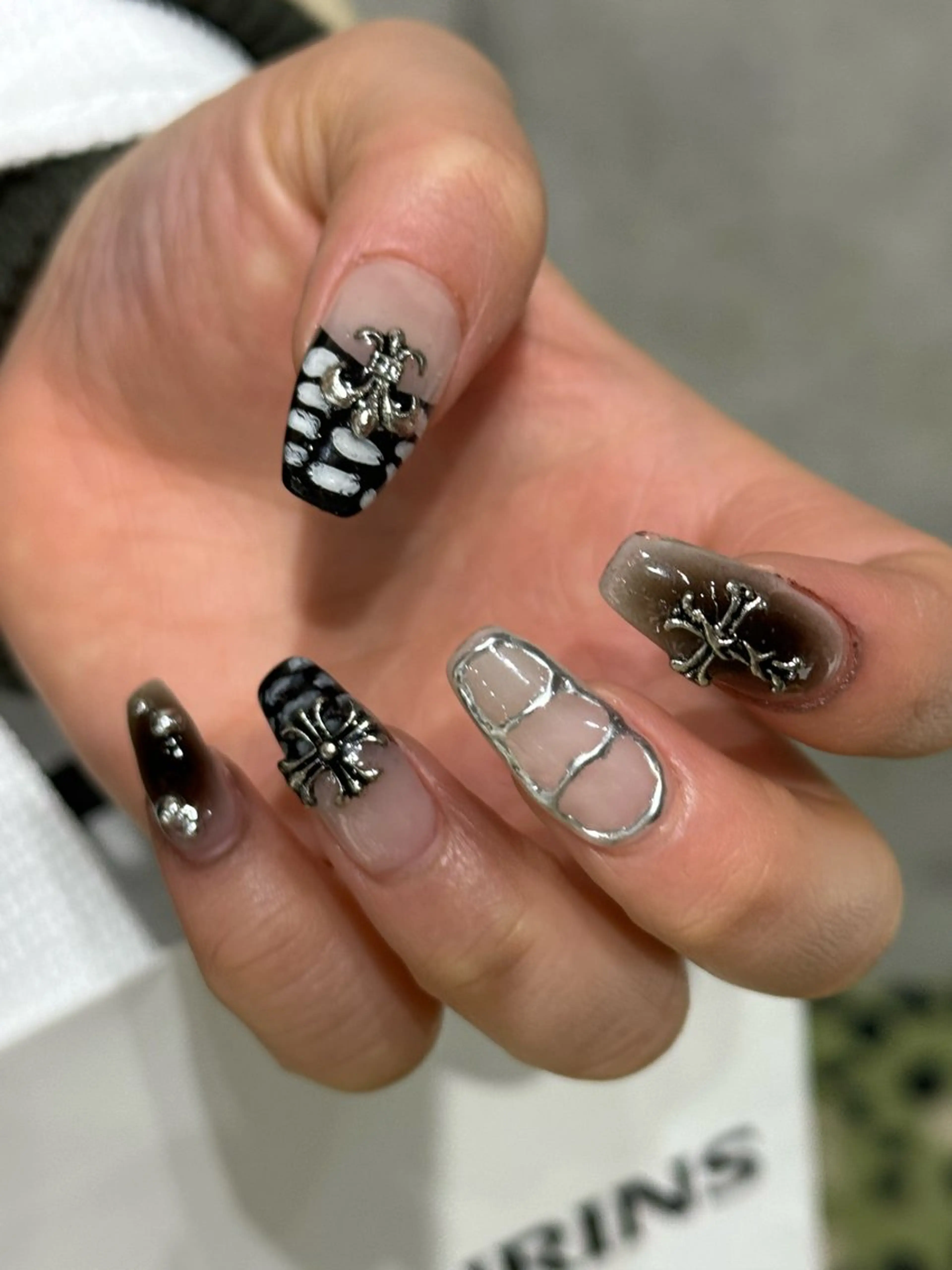 【自爪ジェル:アートやり放題】((持ち込みデザイン・パーツ可能))🍒´-の写真