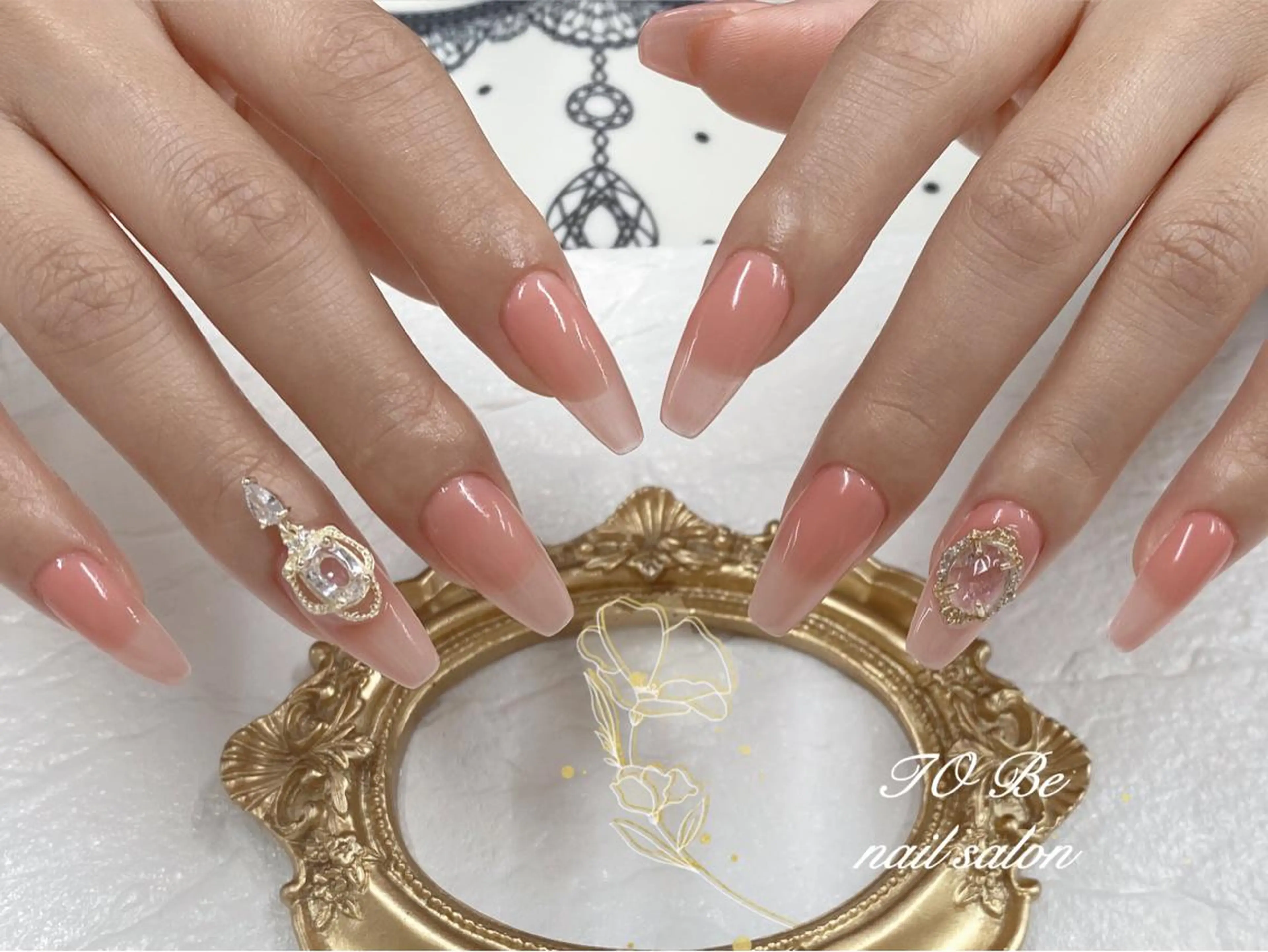 セミロング ネイル ハンドネイル ハンドケア Nail Salon To Beのネイルデザイン