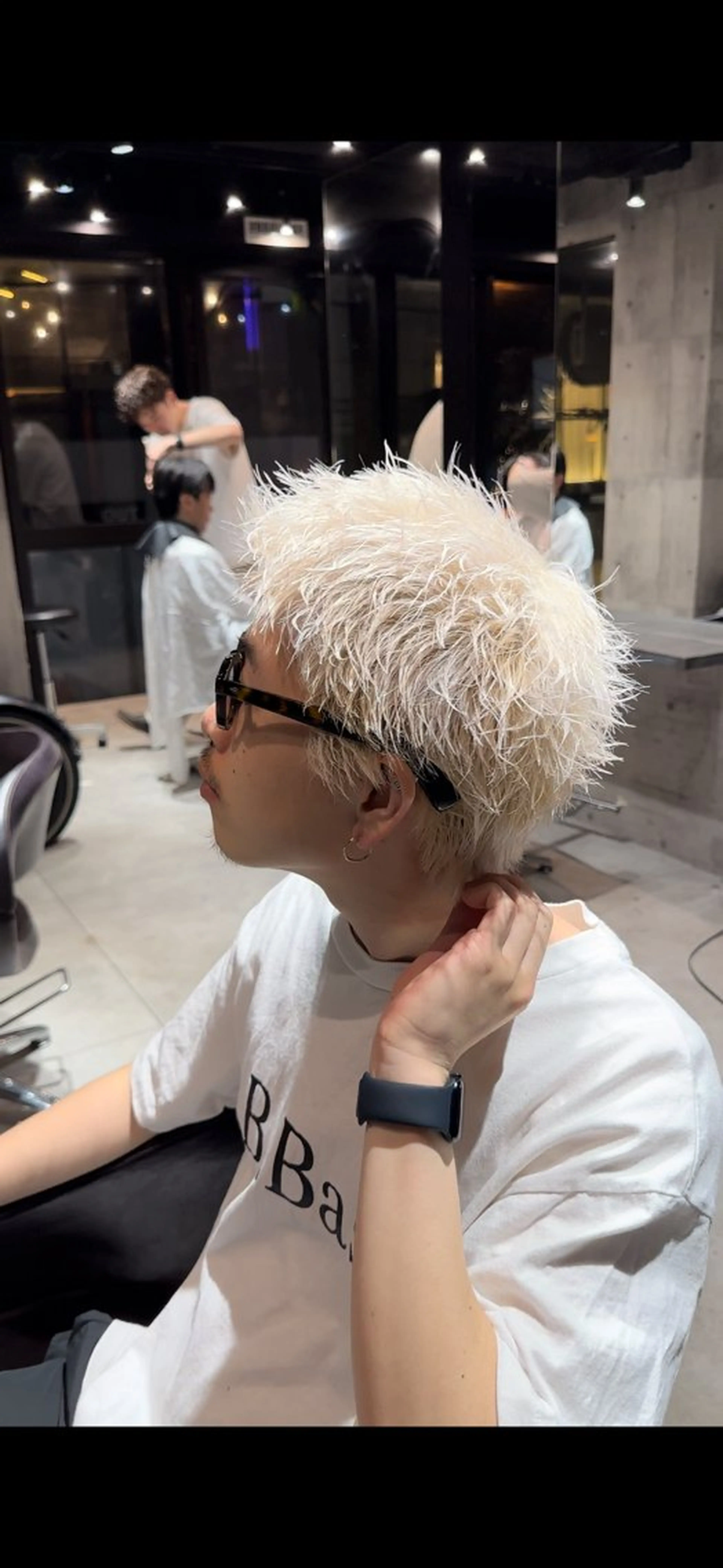 ショート カラー メンズ スパイキーショート 抜きっぱなしブロンド ショートヘア 佐竹 楓のヘアスタイル