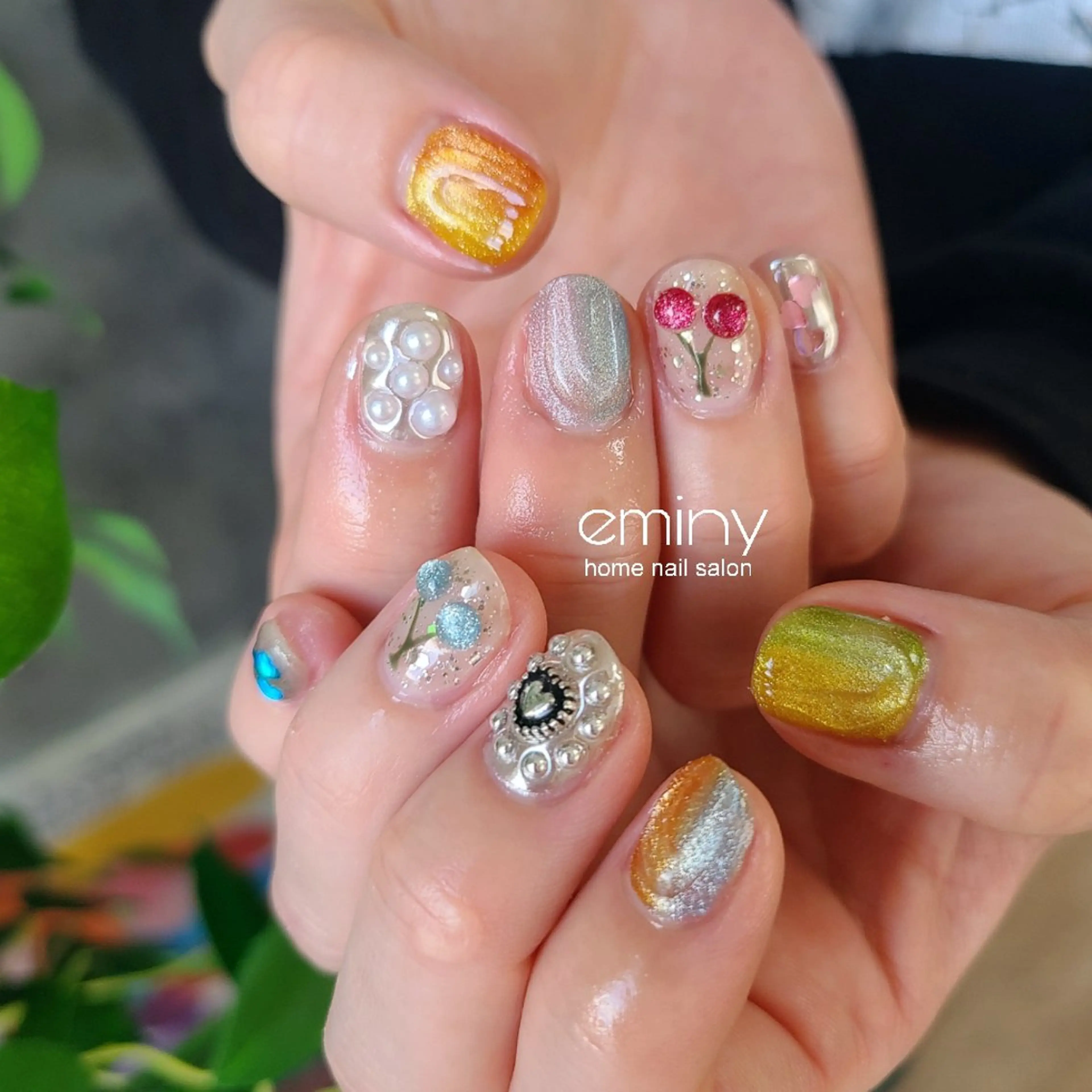 ネイル ジェルネイル グラデーション 韓国ネイル マグネットネイル ぷっくりネイル nail salon  eminyのネイルデザイン