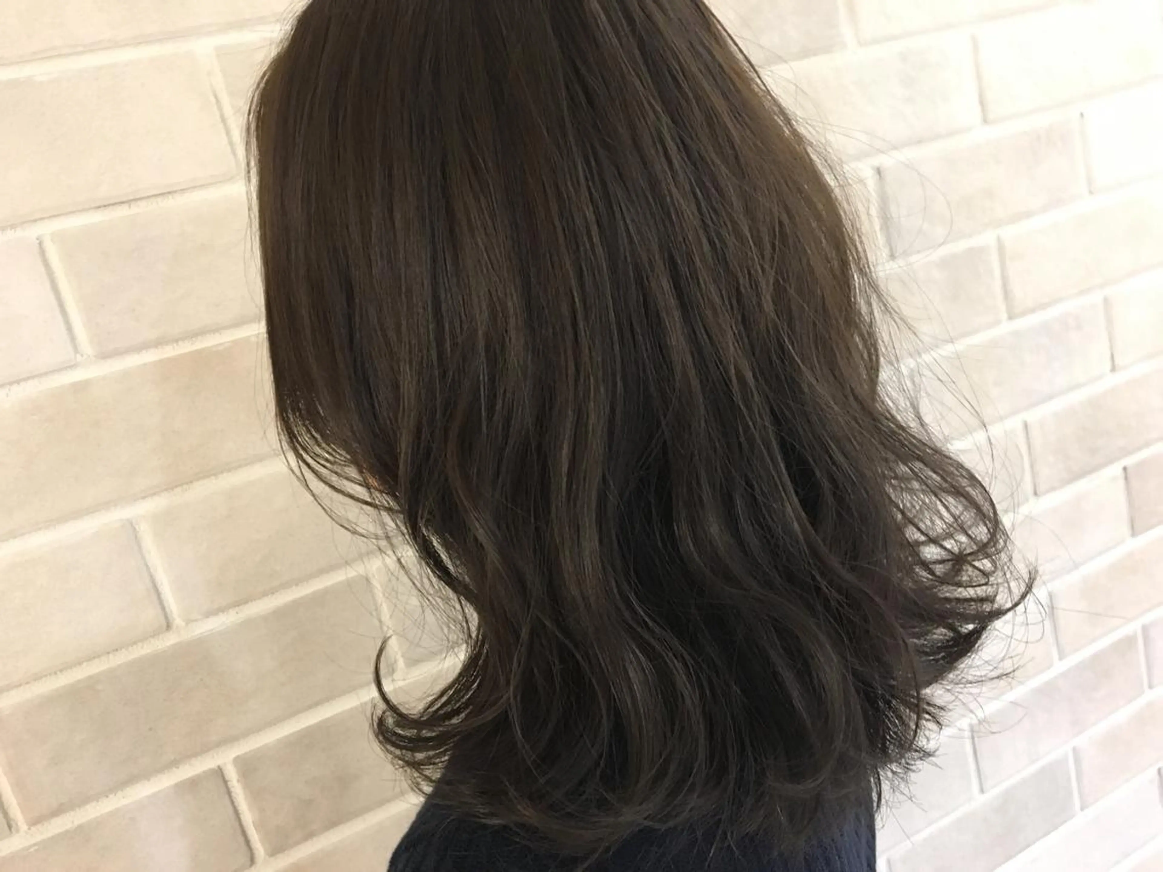 セミロング ブリーチ指名 NO1🌈SAKIのヘアスタイル