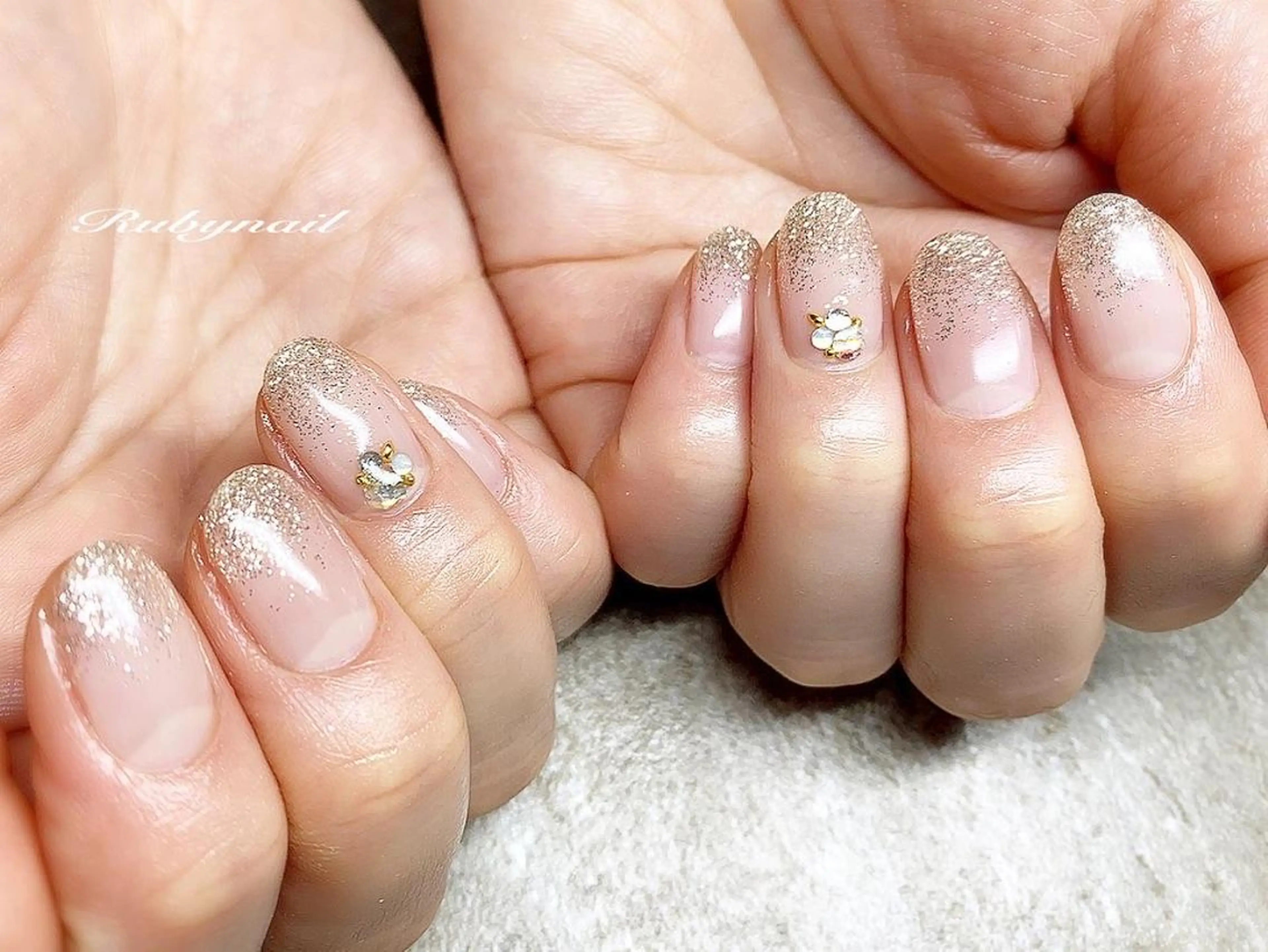 ネイル アートネイル グラデーション キラキラネイル ラメ(グリッター) ラメグラデーション ハンドネイル Rubynail所属・プライベートサロン Rubynailのネイルデザイン