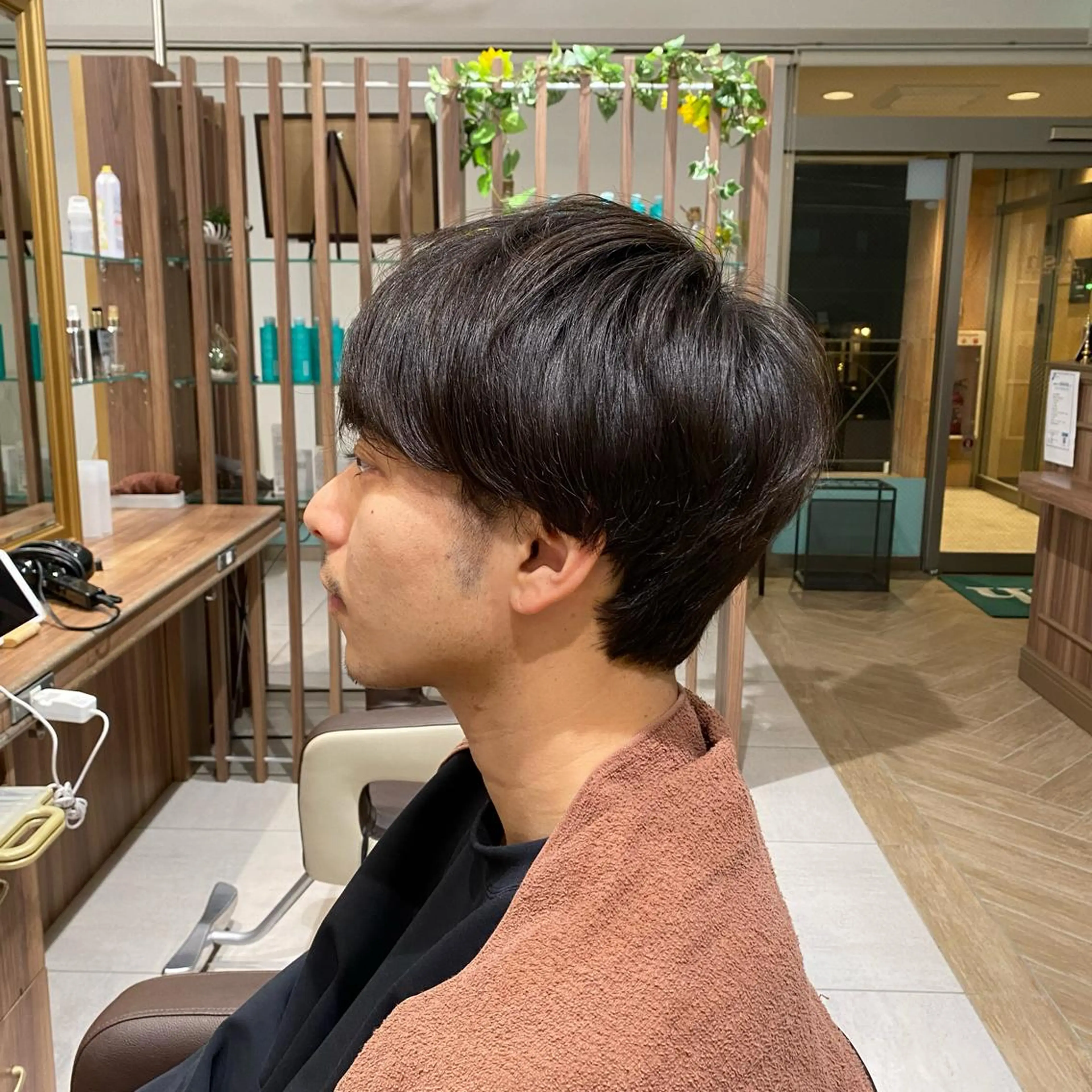 メンズ マッシュ ✨️デザインカラー AIRI✨のヘアスタイル