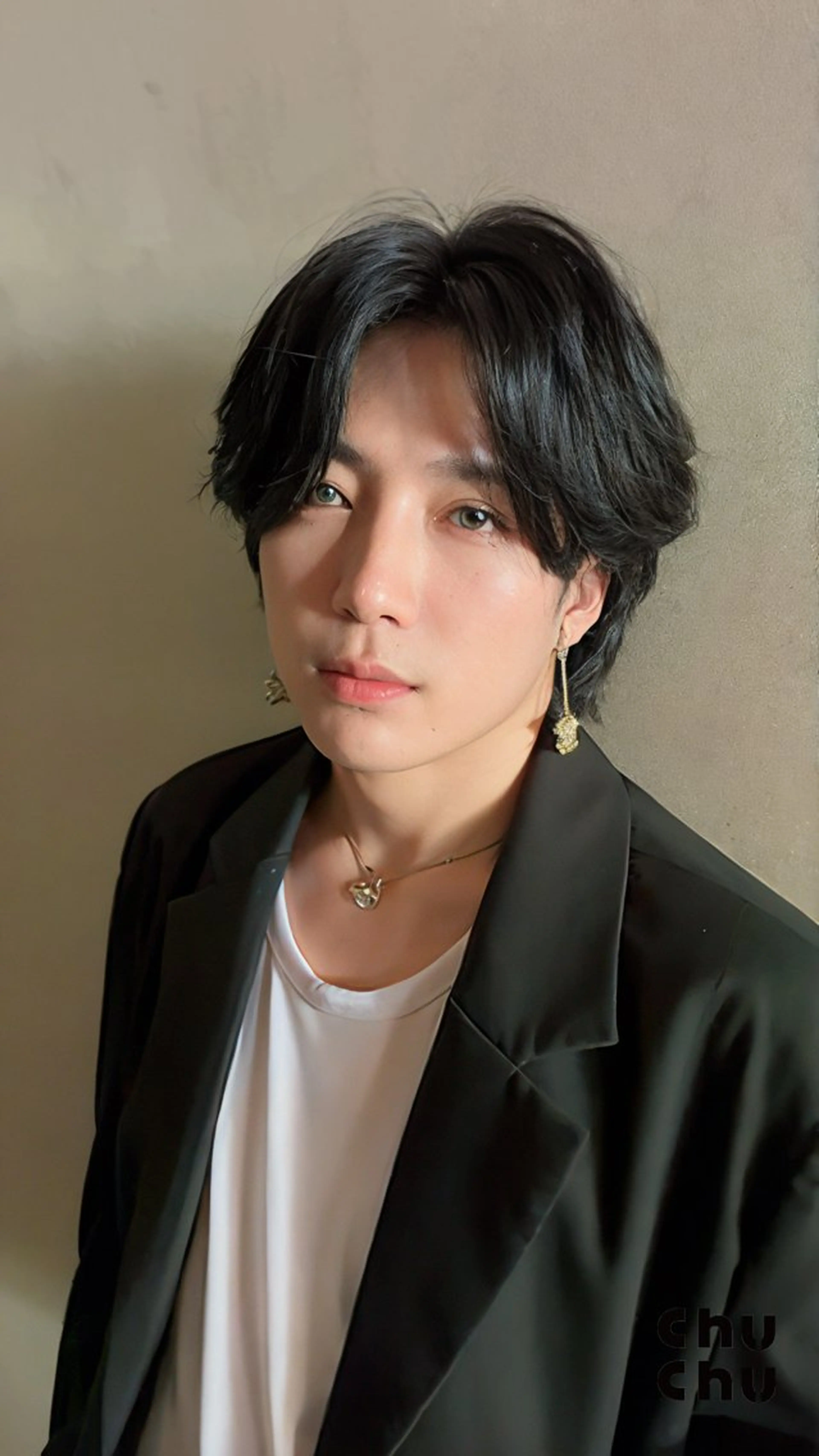 ミディアム excia渋谷所属・曲がる縮毛矯正 センターパート/翼のヘアスタイル