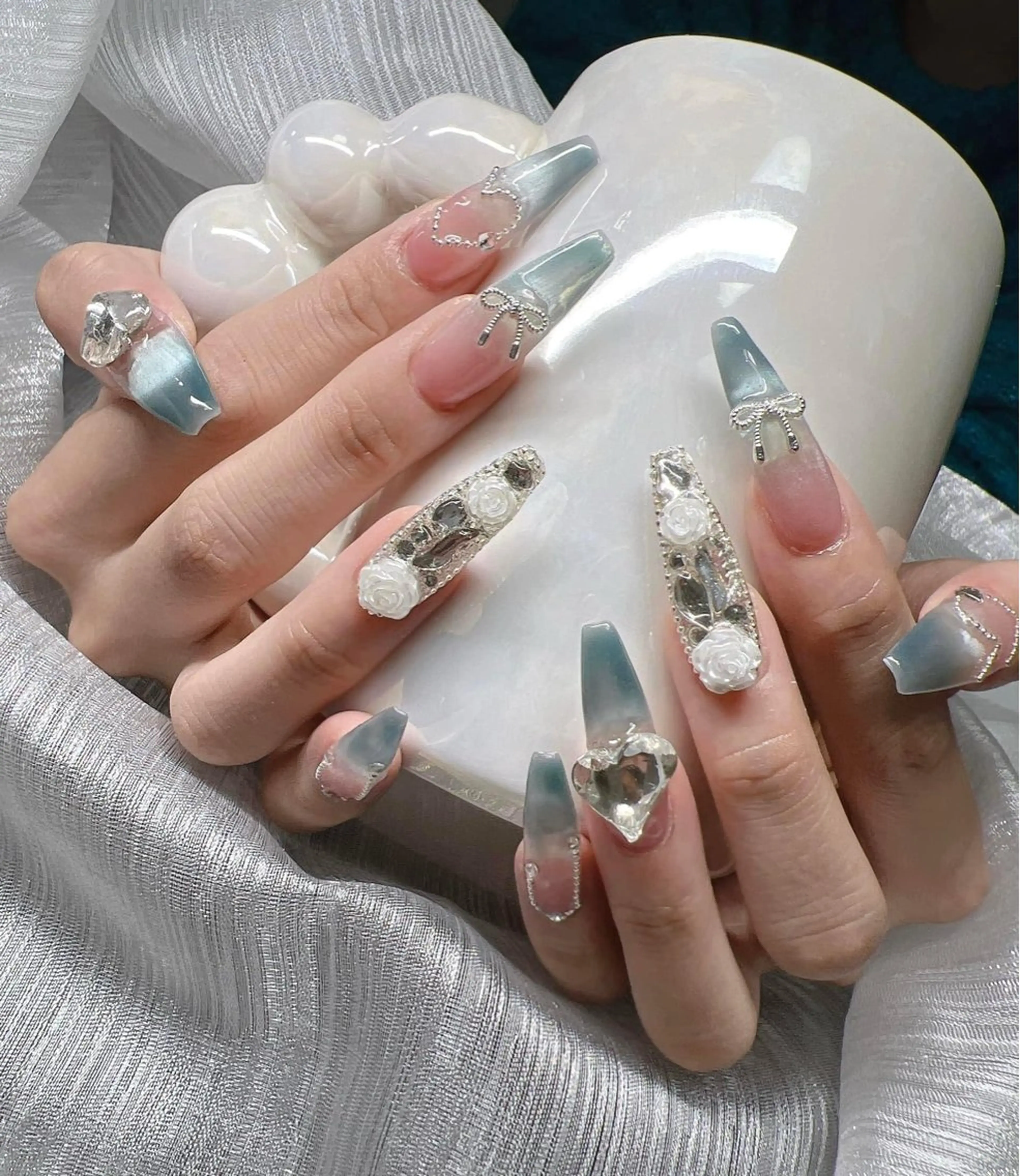 ネイル オーロラネイル チークネイル 長さ出し フットネイル フレンチネイル Lee Nails チップ長さだし専門店のネイルデザイン