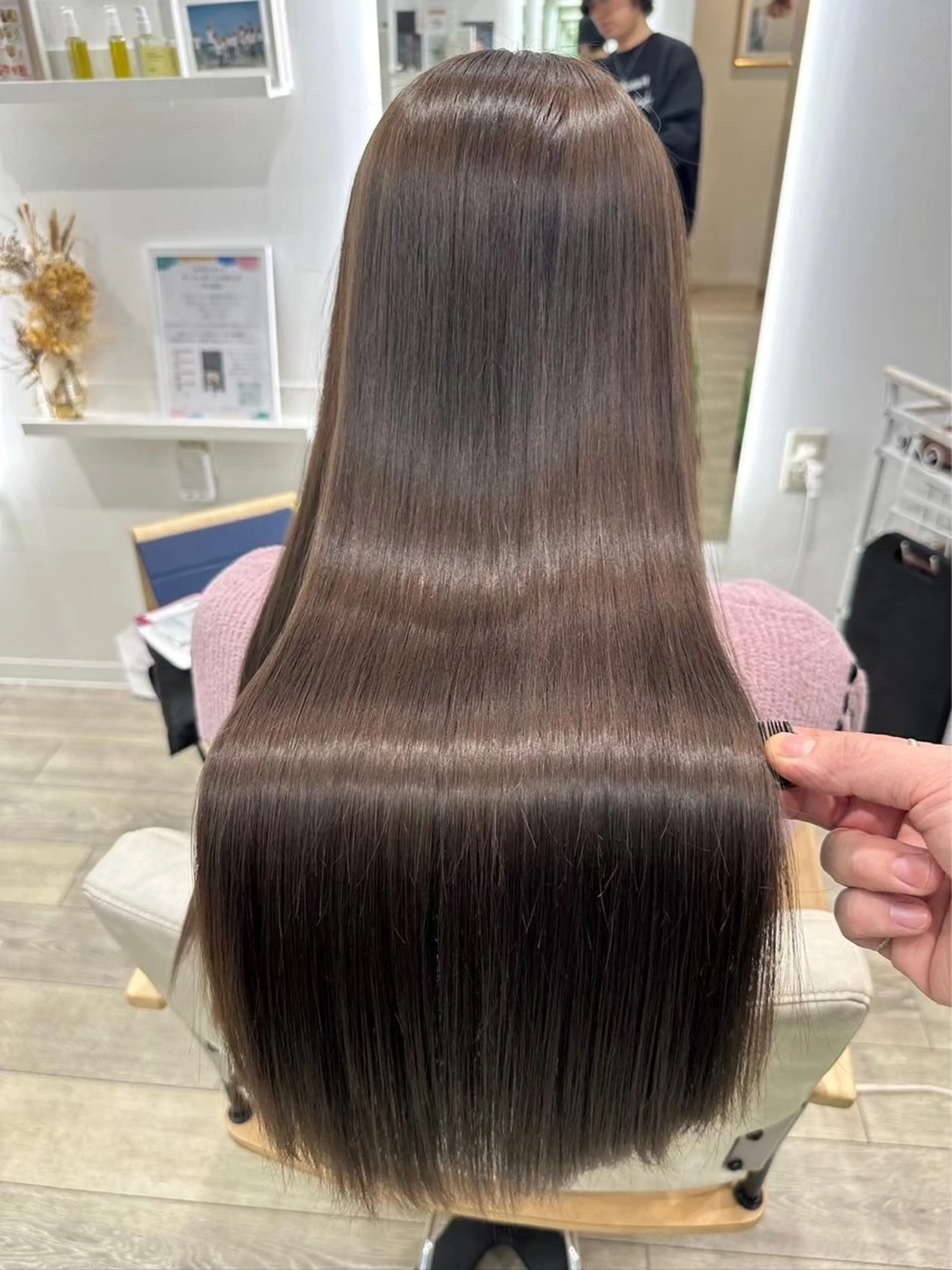 🍀【艶髪】✨髪質改善ストレート 広がり、癖が気になる方にお勧め！！+前髪カット🍀（トリートメント・中間，後処理込み）の写真