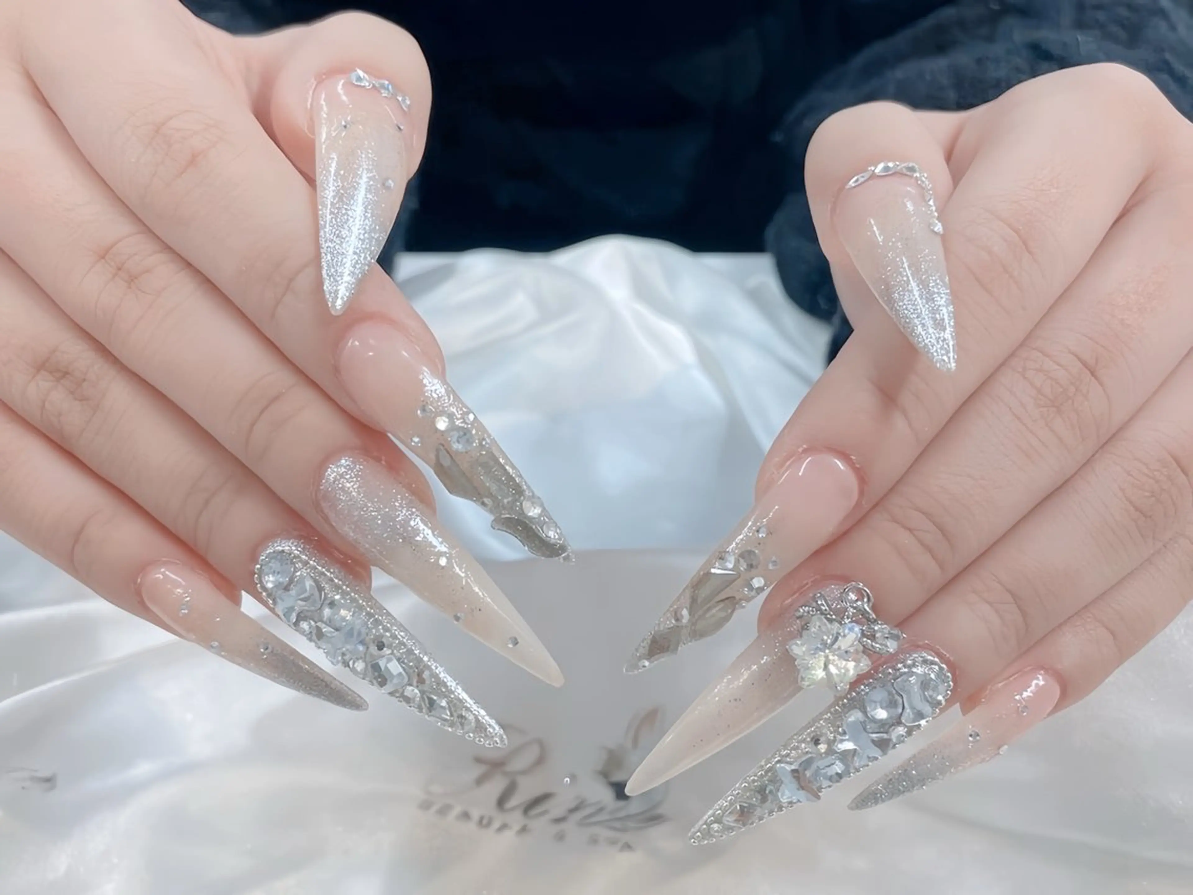 ネイル アートネイル 成人式 ロングネイル ニュアンスネイル スカルプネイル ハンドネイル Rin Nail 新大久保店のネイルデザイン