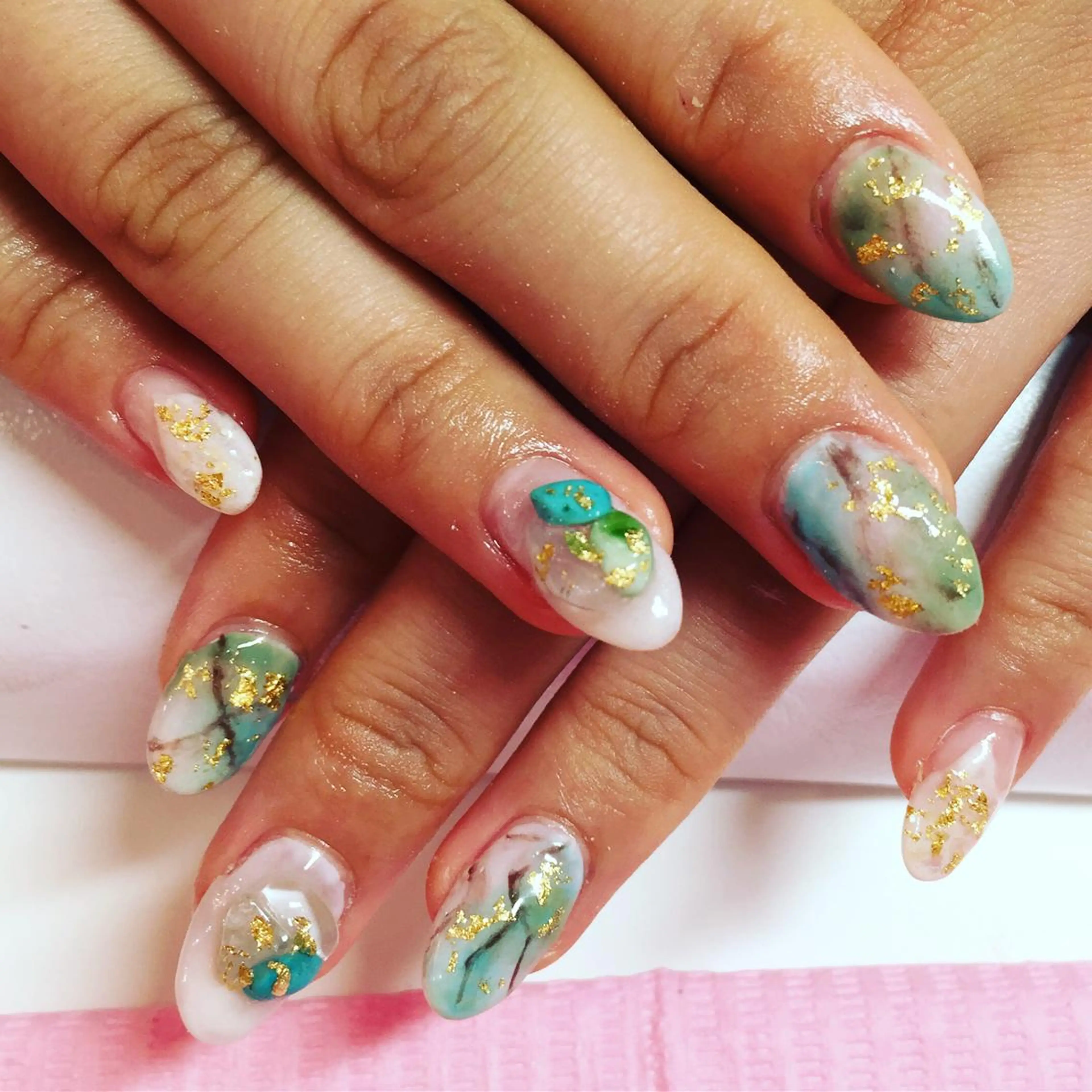 ミディアム カラー パーマ ヘアアレンジ メンズ キッズ ネイル マツエク・マツパ アートネイル ジェルネイル ラメ(グリッター) 持ち込み ストーンネイル NAILSGOGO shibuyaのネイルデザイン