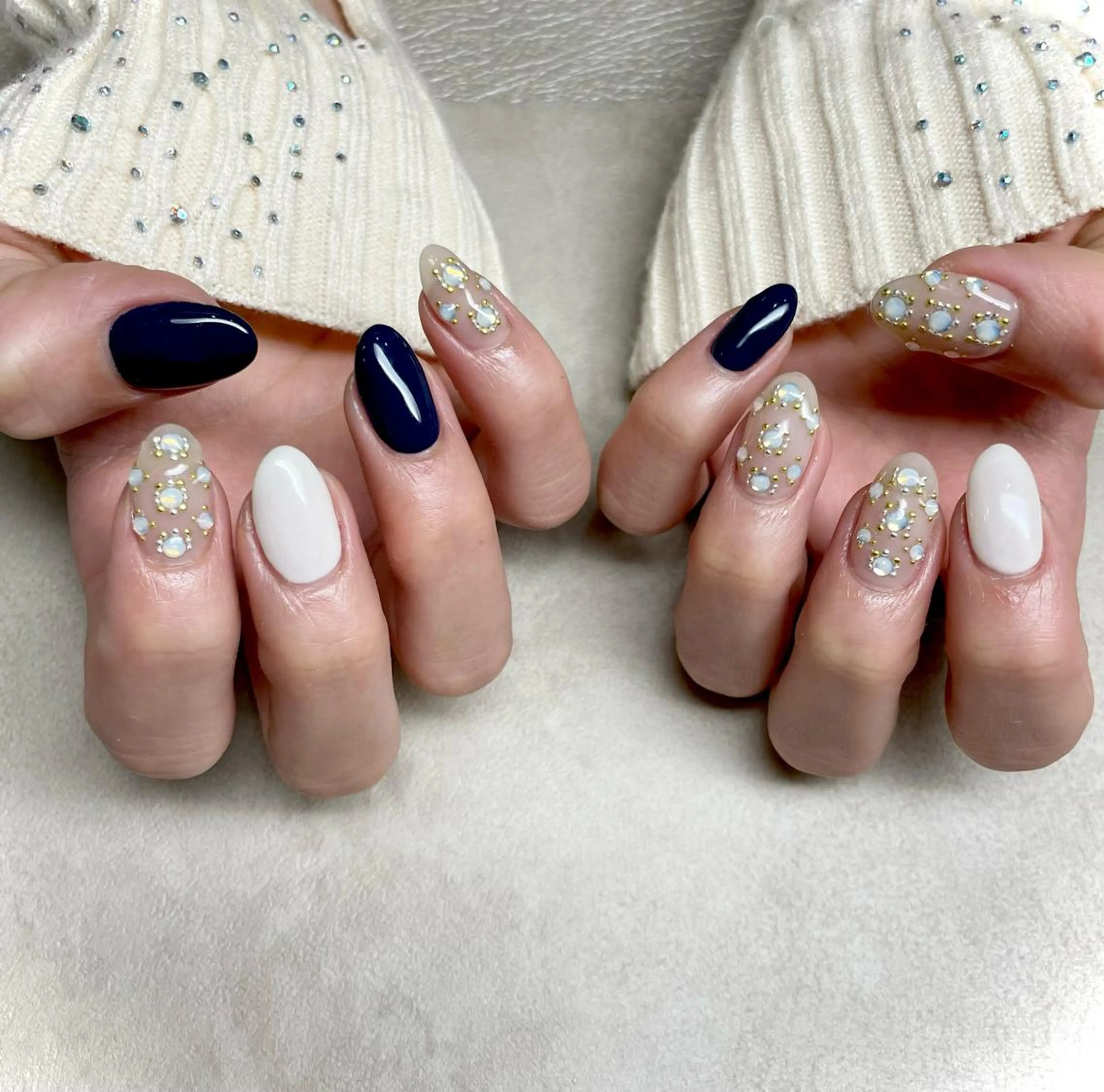 ネイル アートネイル ストーンネイル ハンドネイル フットネイル Beauty Salon GIGI所属・GIGI AYA🦋のネイルデザイン