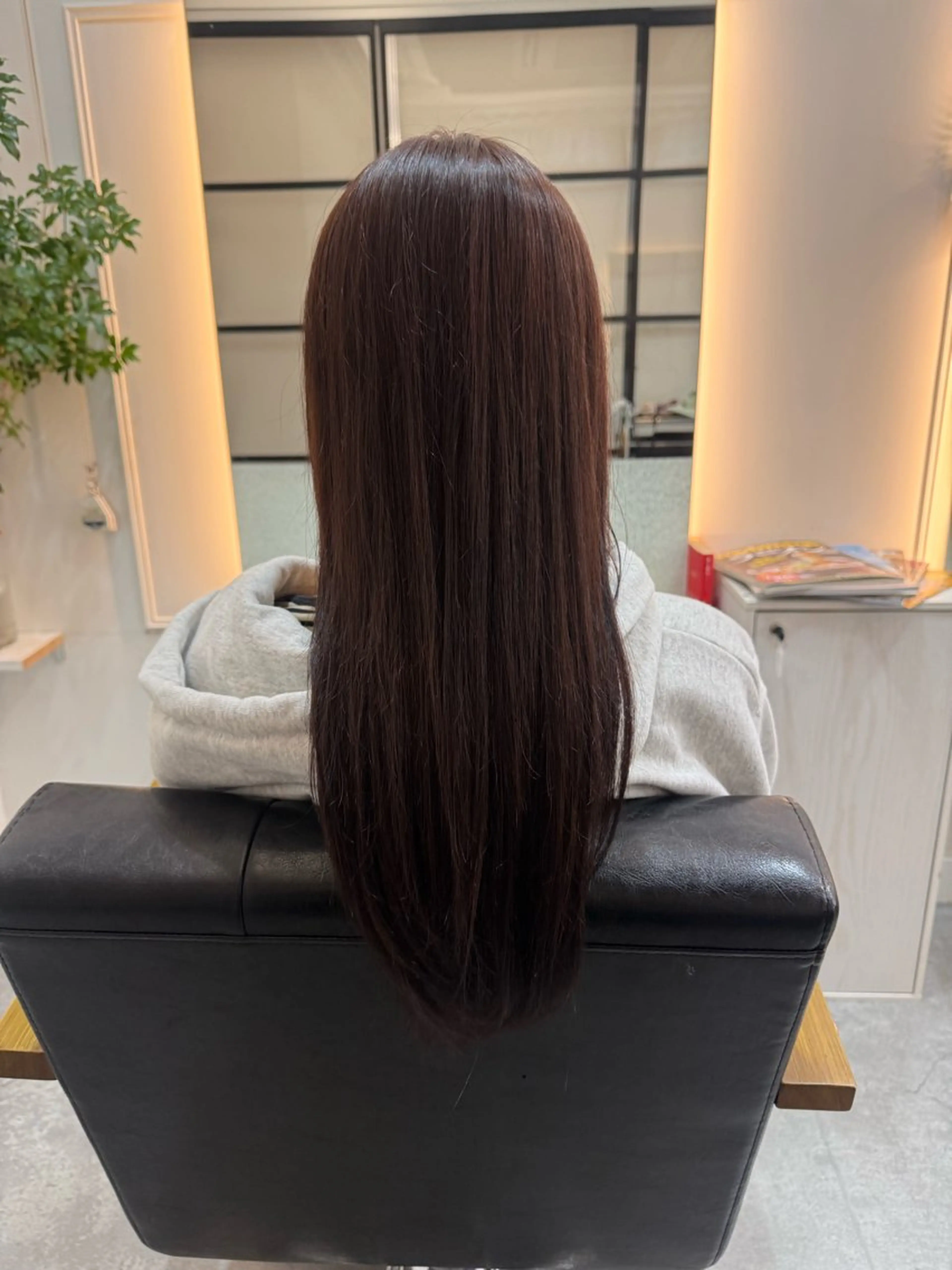 ロング カット ヘアカラー トリートメント Queens Yukikoのヘアスタイル