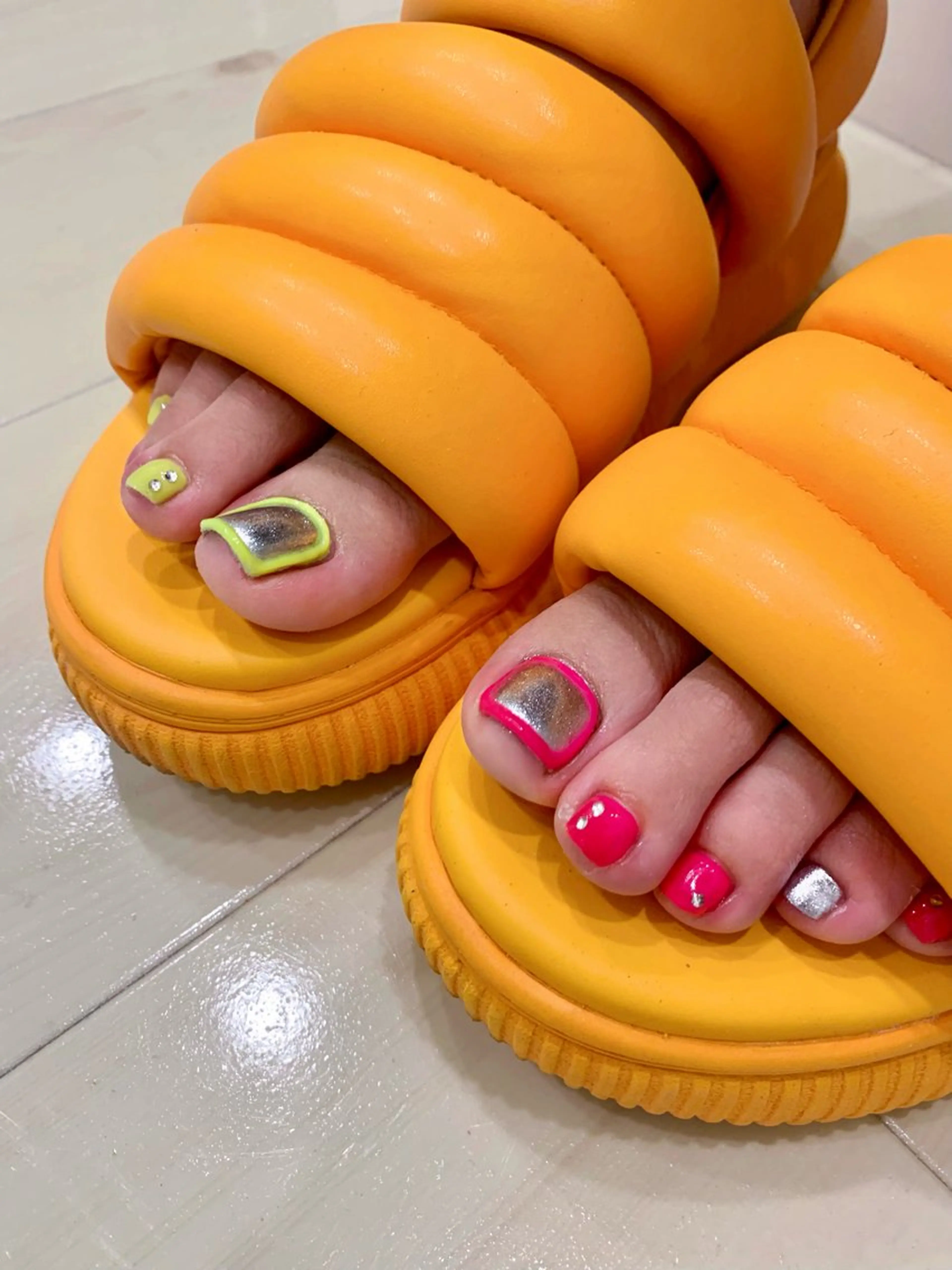 ネイル アートネイル Juicy  nail天神西通り店所属・Juicy nailのネイルデザイン