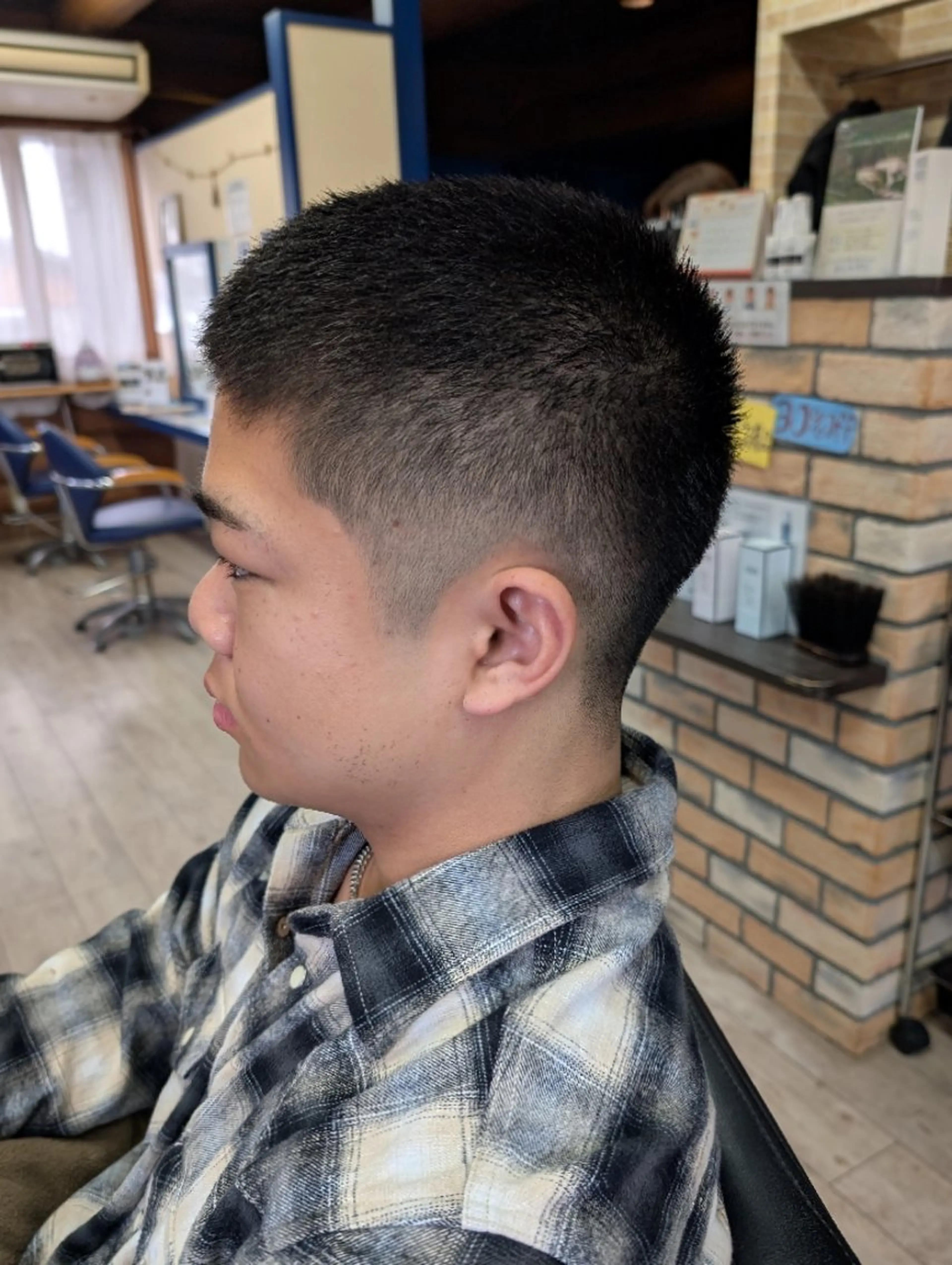 ショート メンズ フェードカット カット 本田 圭輔のヘアスタイル