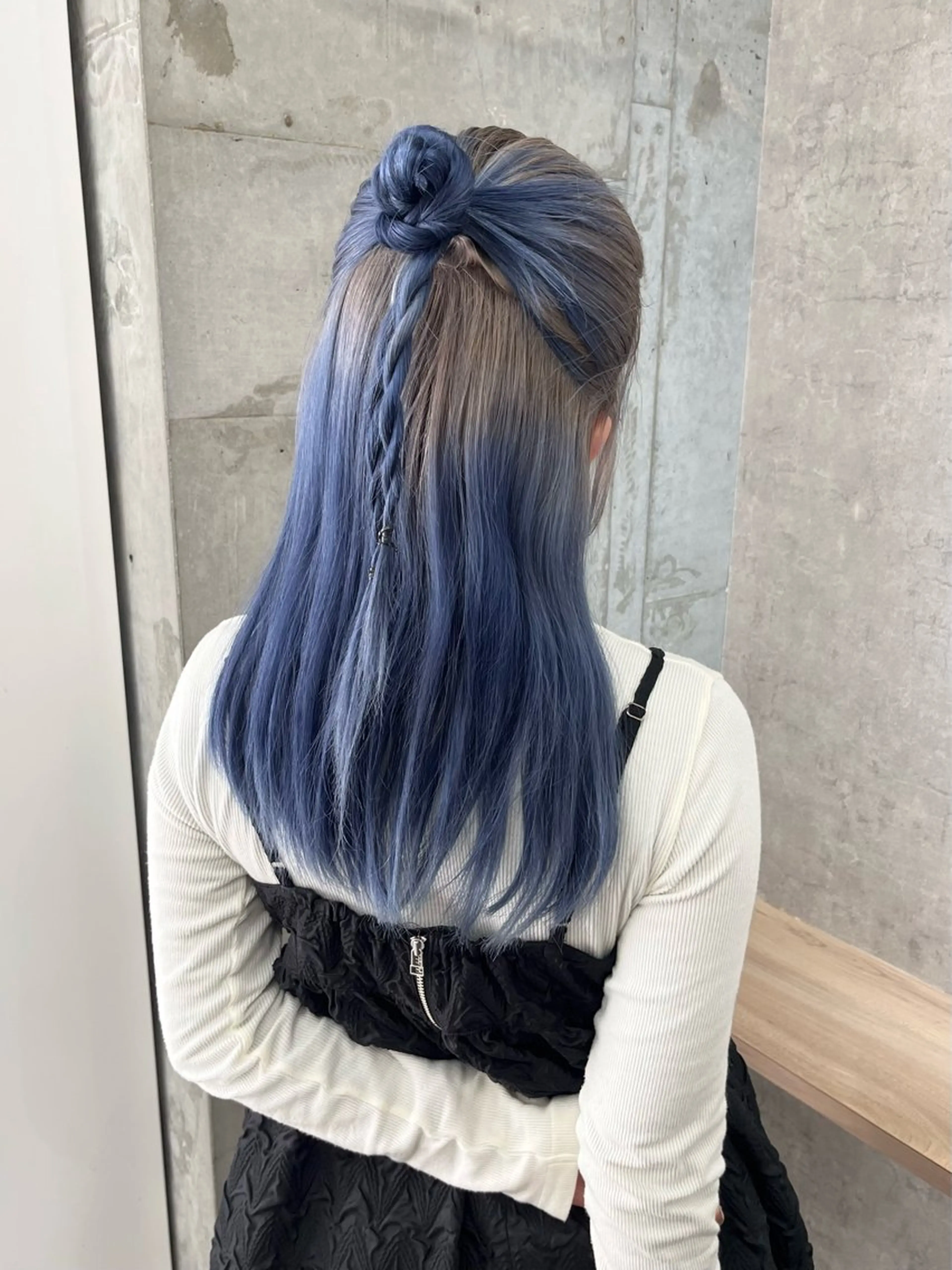 カラー ヘアアレンジ ハーフアップ デザインカラー ブリーチ/ベージュ 💕/momoaのヘアスタイル