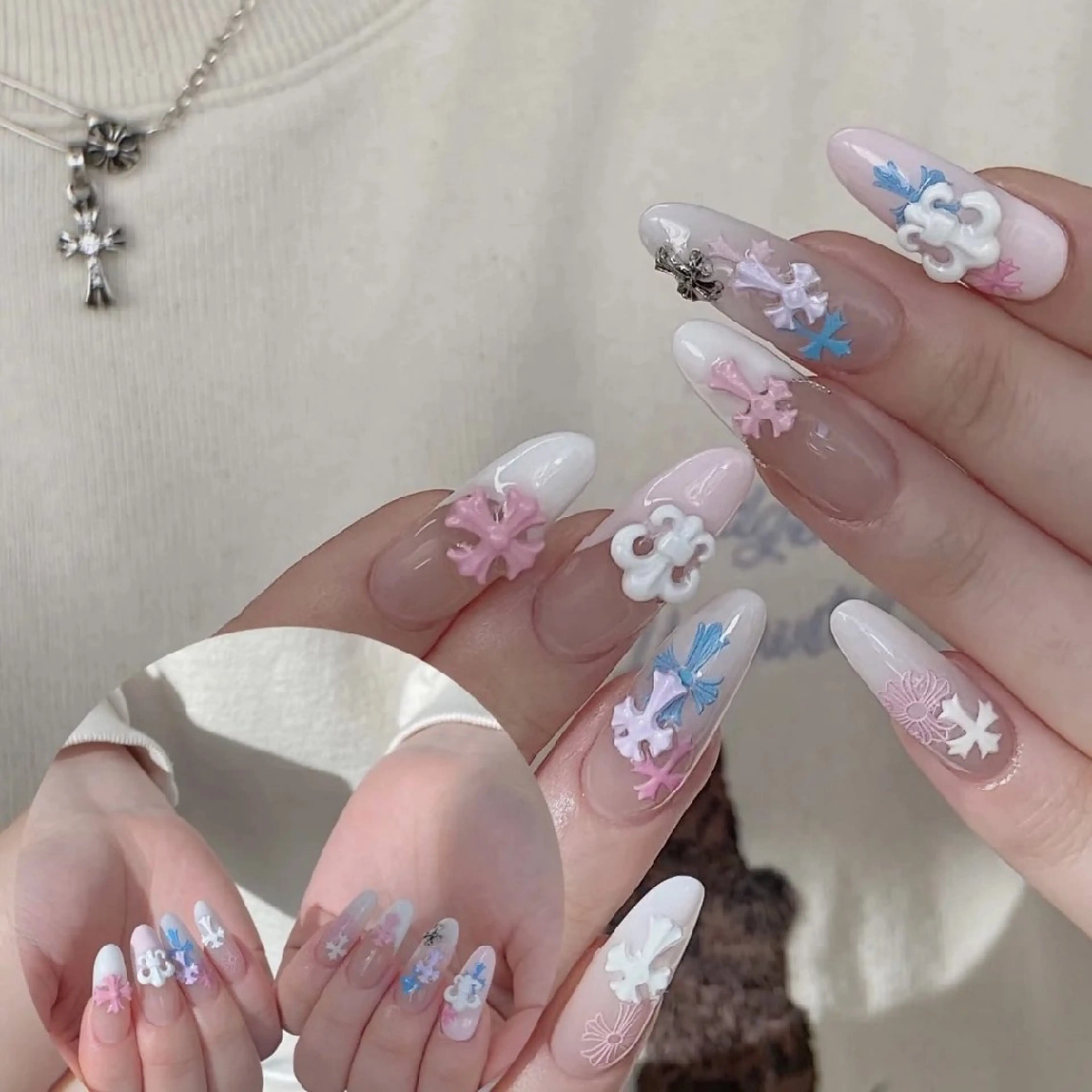 ネイル チークネイル 長さ出し フレンチネイル ジェルネイル キラキラネイル UM Nail Salonのネイルデザイン
