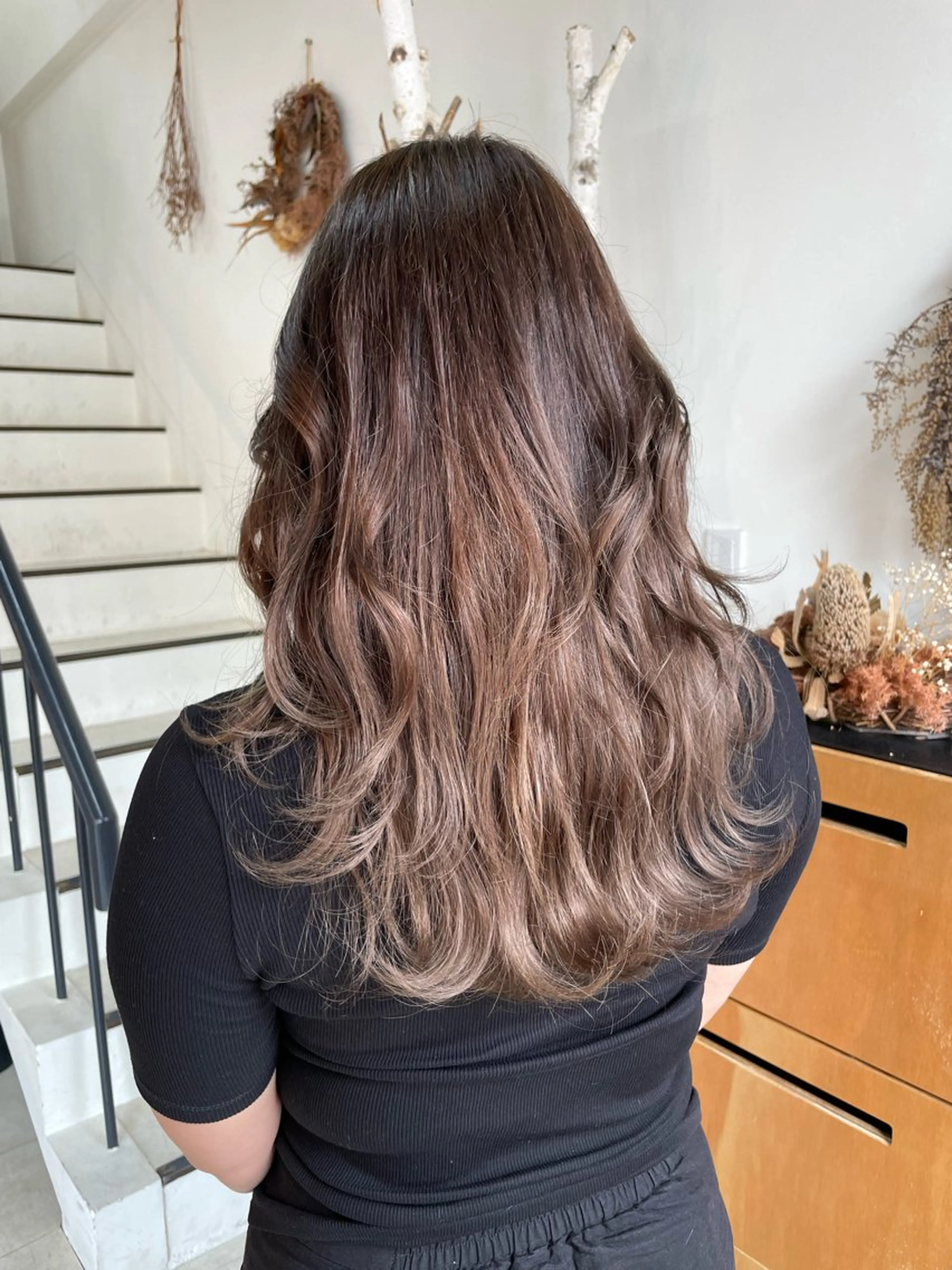 ロング カラー ブリーチ グラデーションカラー ヘアカラー noa.所属・🎨カラー専門家🎨 チャーリーのヘアスタイル