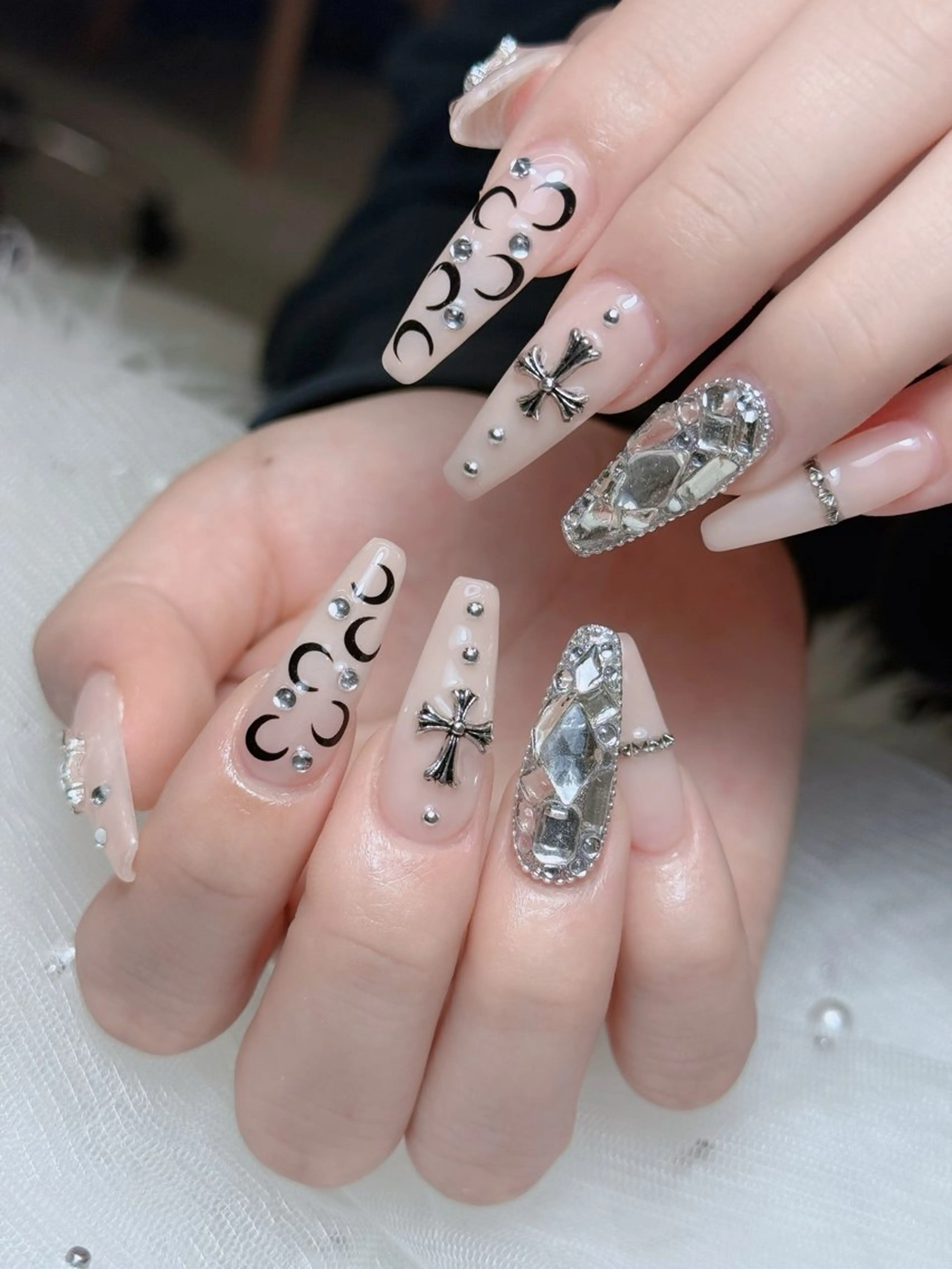 ネイル オーロラネイル チークネイル フットネイル フレンチネイル 韓国ネイル ハンドネイル Lumi Nailのネイルデザイン