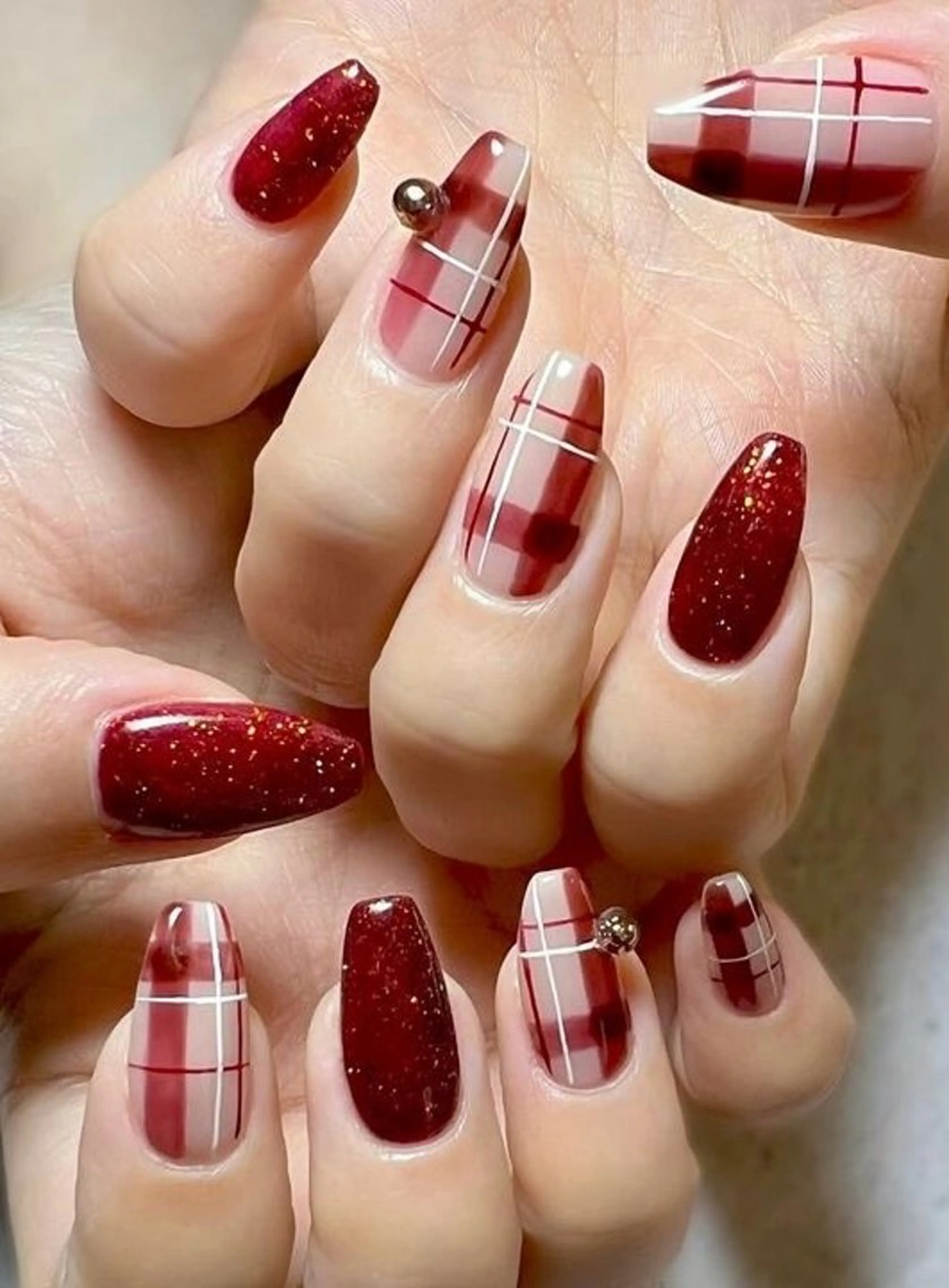 ネイル マグネットネイル ピンク ネイルチップ 冬ネイル クリスマス ハンドネイル Lee Nailsのネイルデザイン