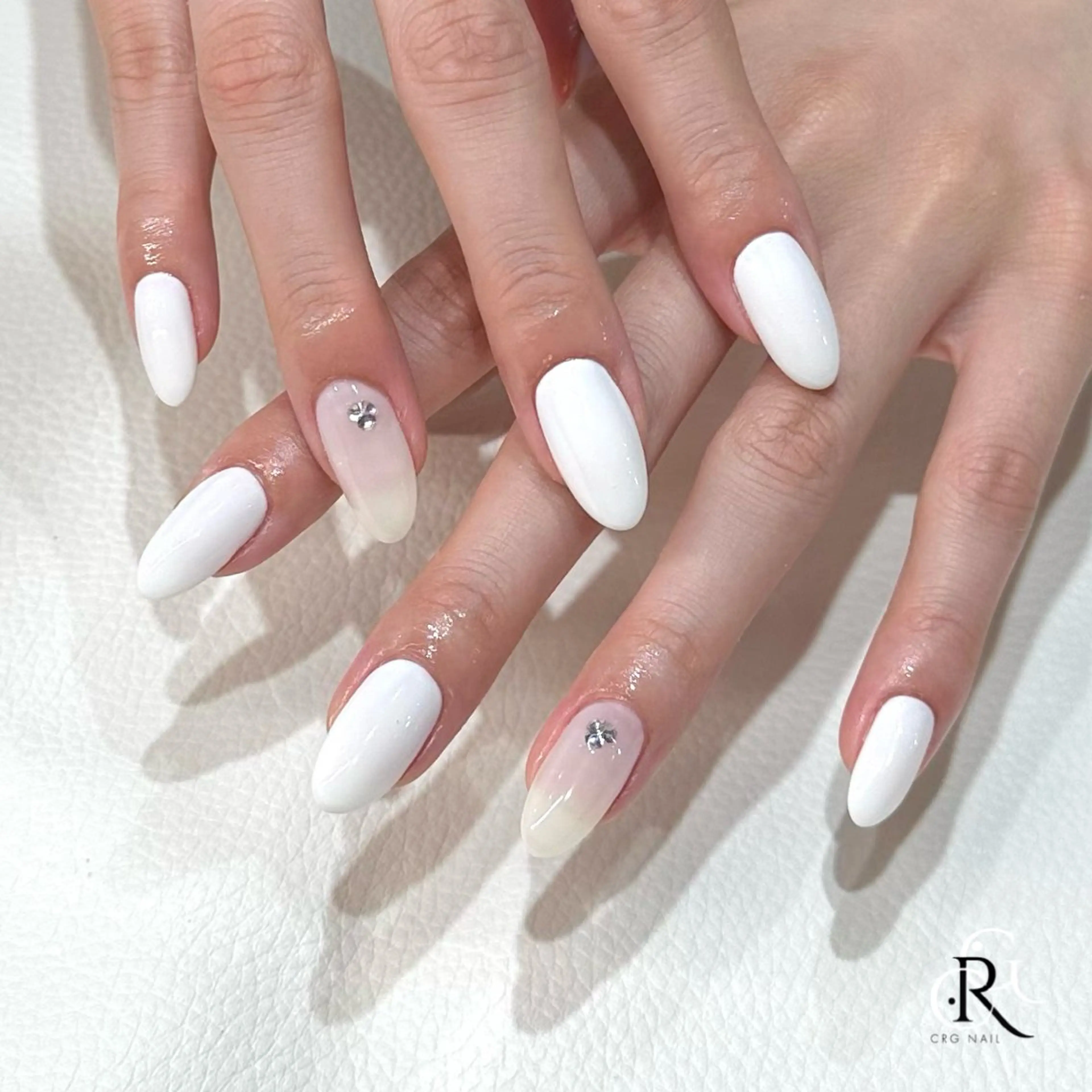 ネイル ホワイト ハンドネイル 美フォルム✨ CRG　RURIのネイルデザイン