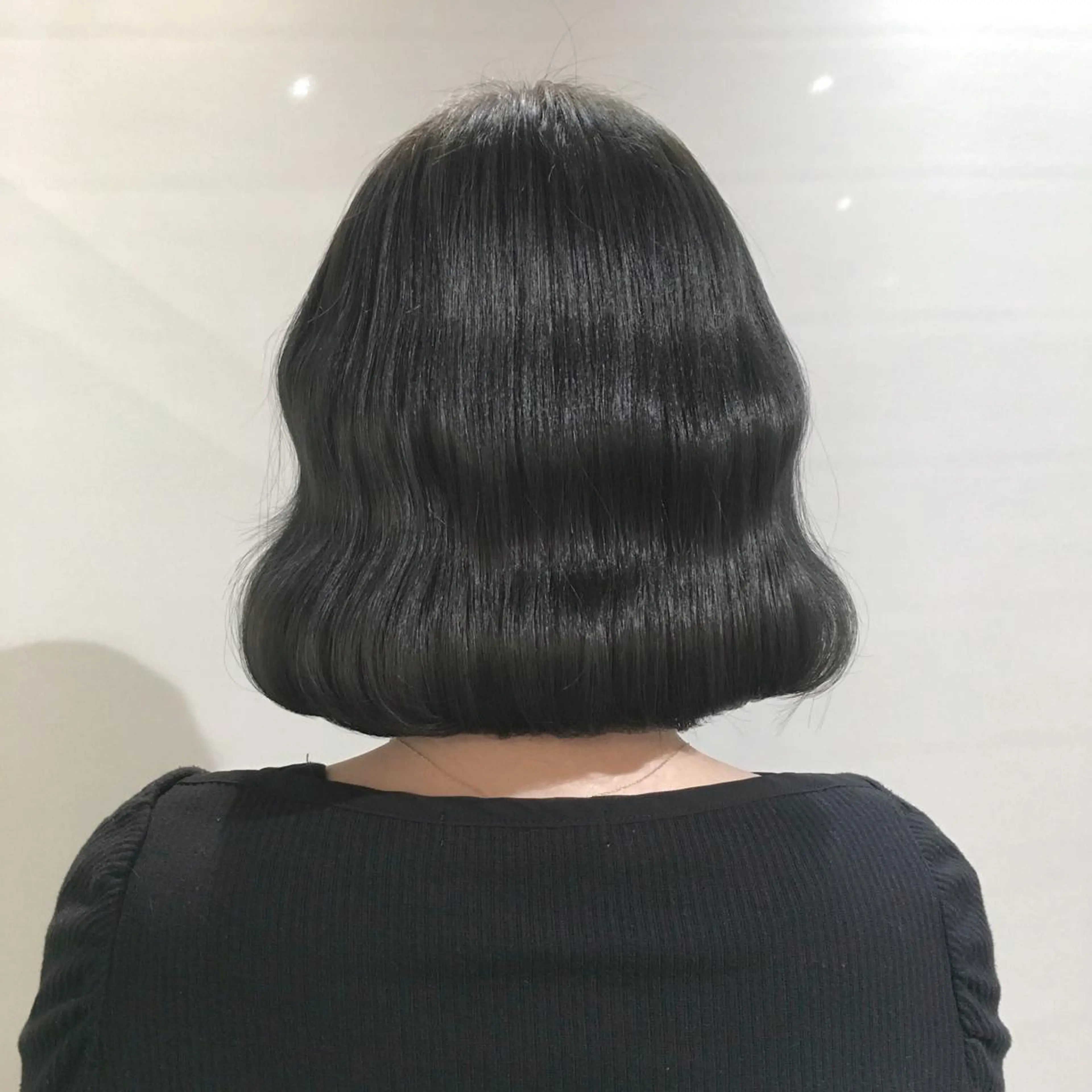 ミディアム カラー ヘアアレンジ シルバー As hair所属・柔らか垢抜けｶﾗｰと ｶｯﾄ🫧ASUKAのヘアスタイル