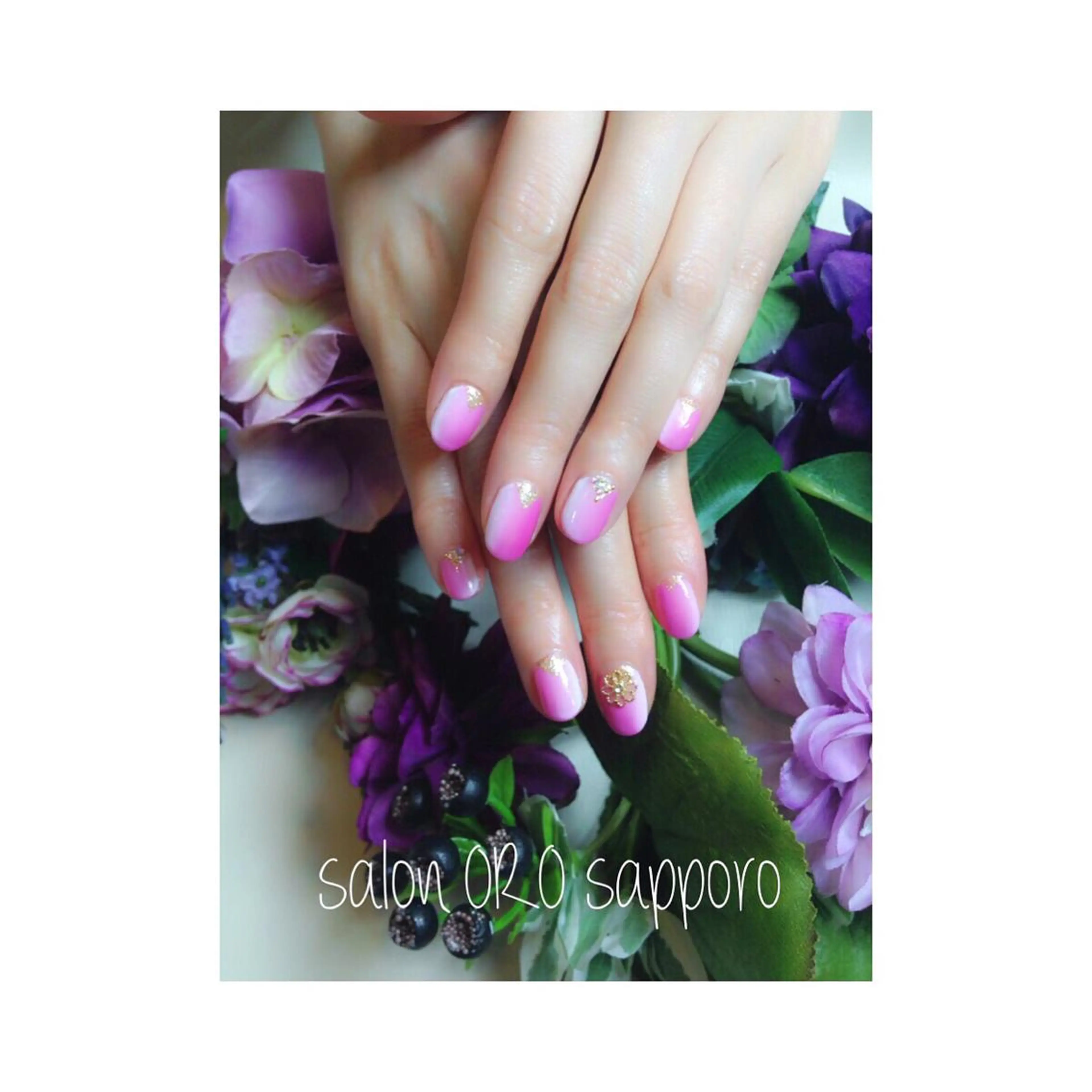 ネイル アートネイル ジェルネイル ゴールド グラデーション ストーンネイル salon ORO sapporo所属・ORO 石井 香織のネイルデザイン