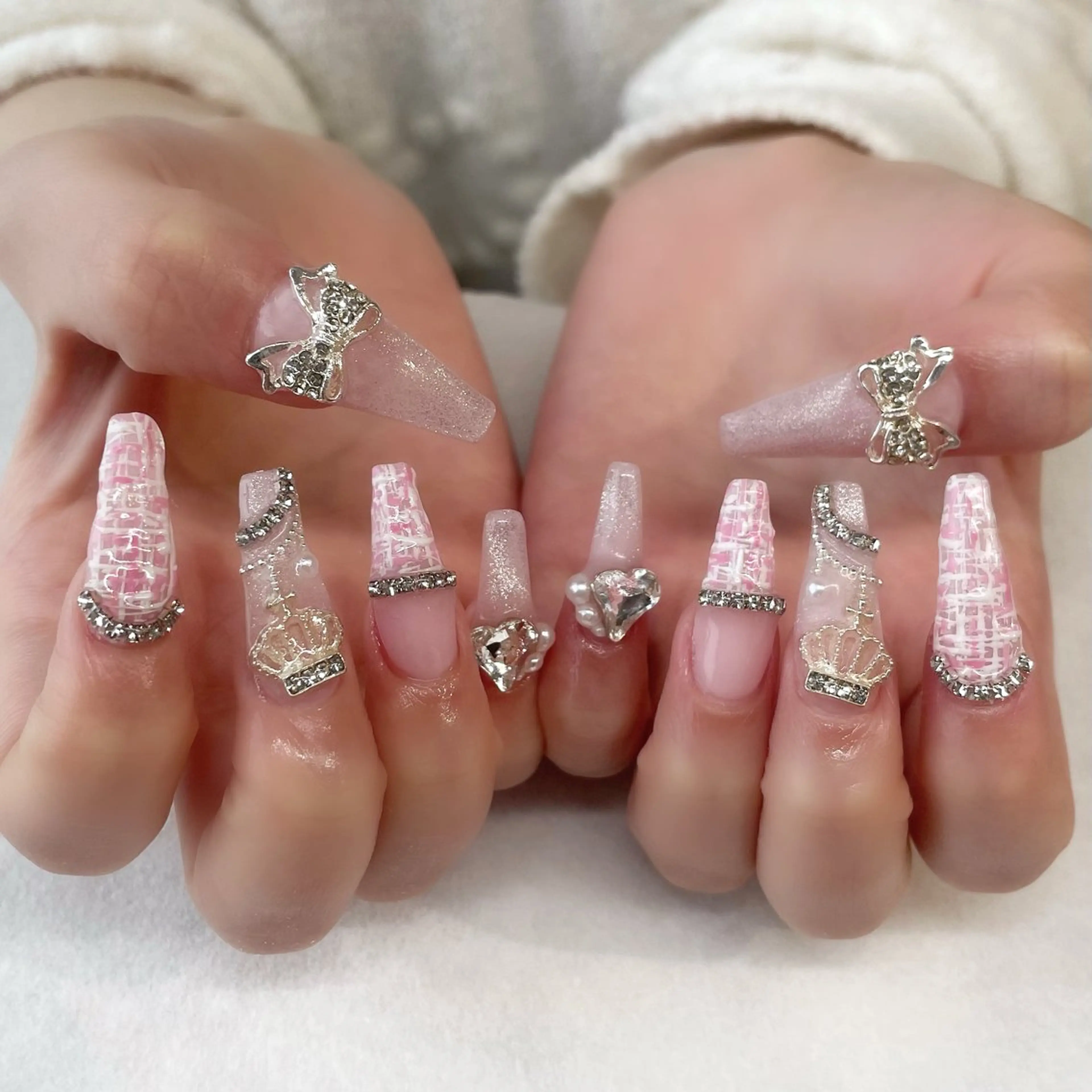 ネイル ハンドネイル 💎🐰 saki. m 🐰💎のネイルデザイン