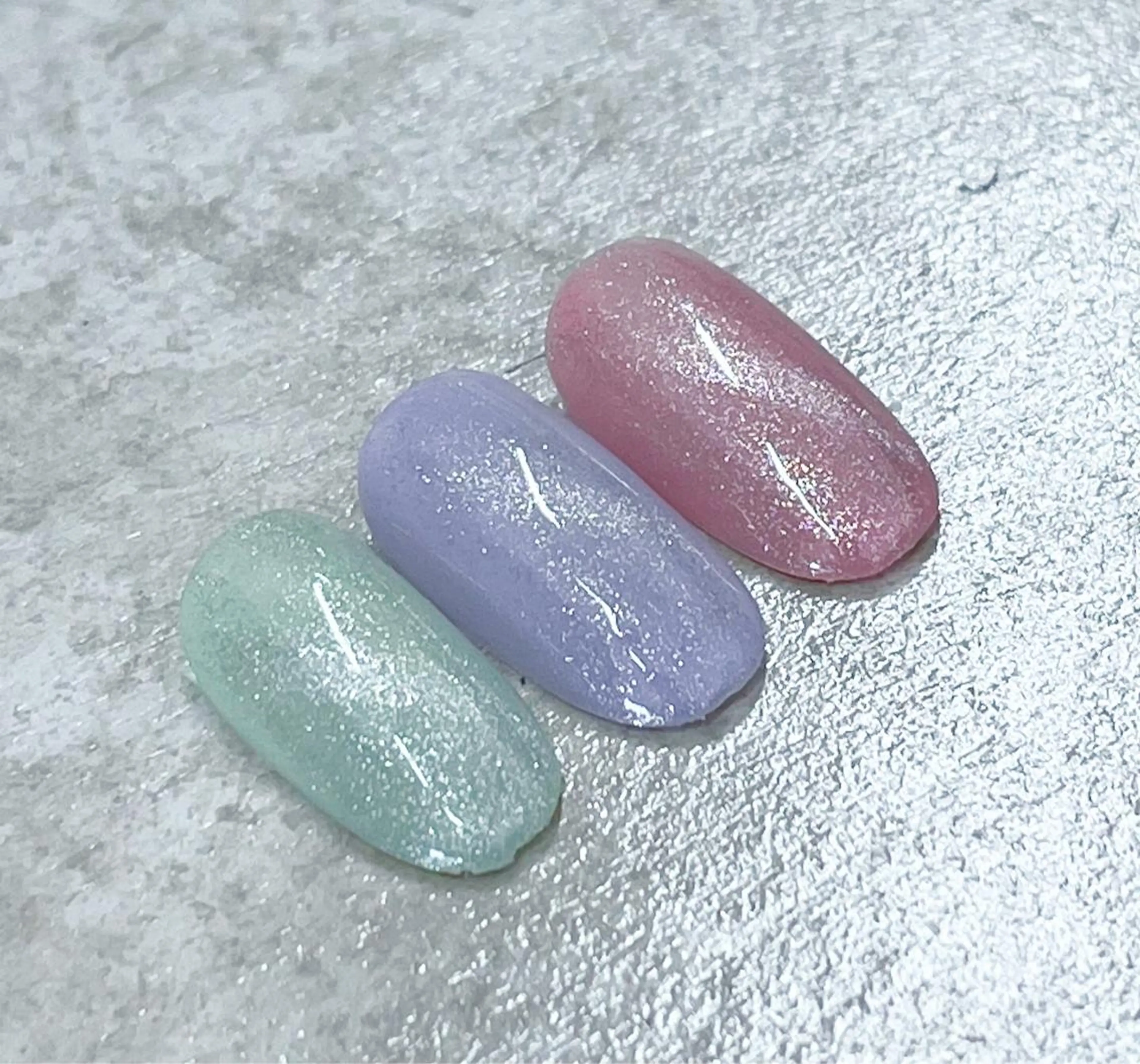 ネイル マグネットネイル Bianca🩶 SHIONOのネイルデザイン