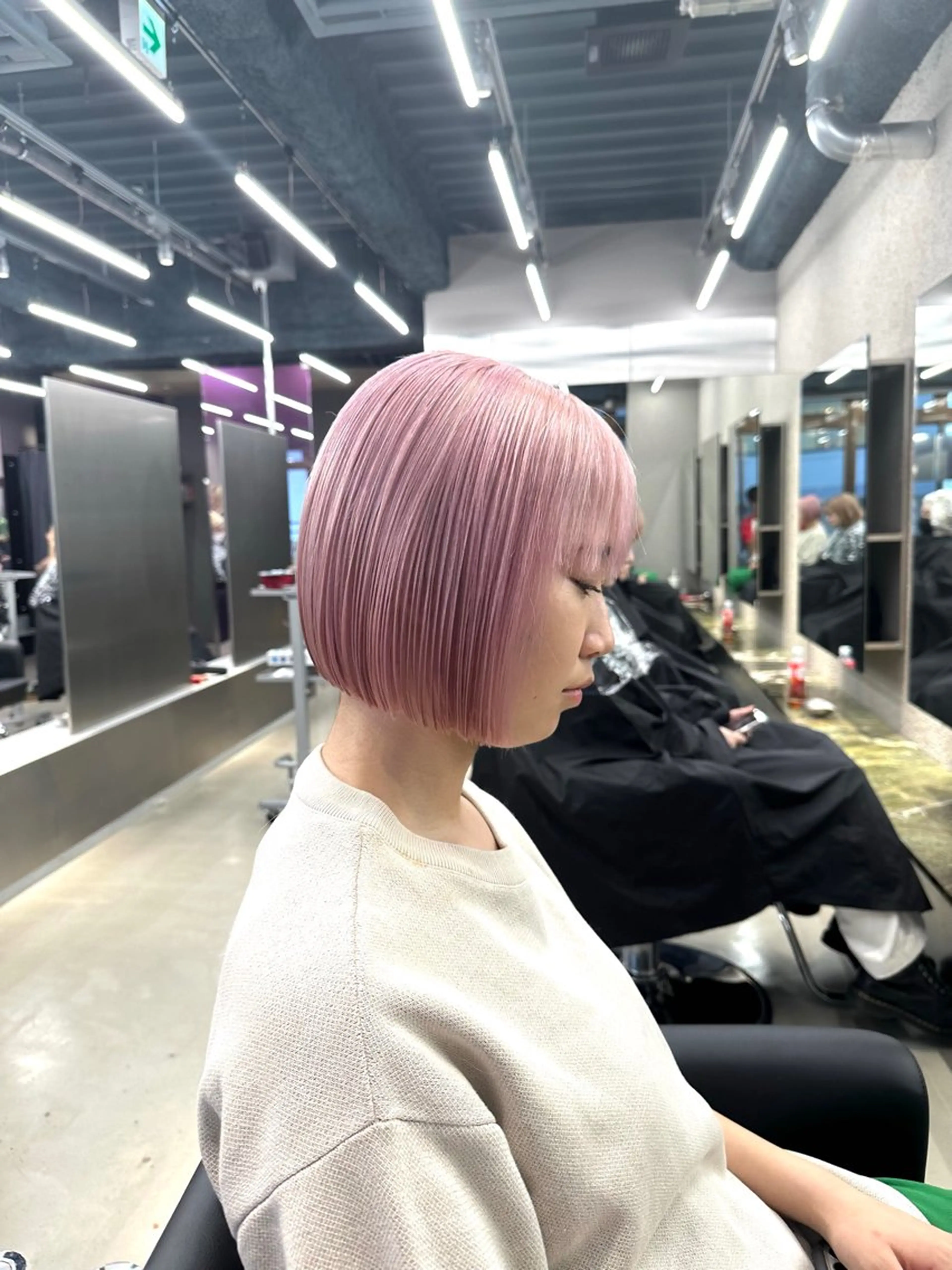 ショート カラー ピンクカラー ホワイトピンク ボブ カット ヘアカラー トリートメント 鈴木直之/ハイトーン /ボブ/美髪矯正のヘアスタイル