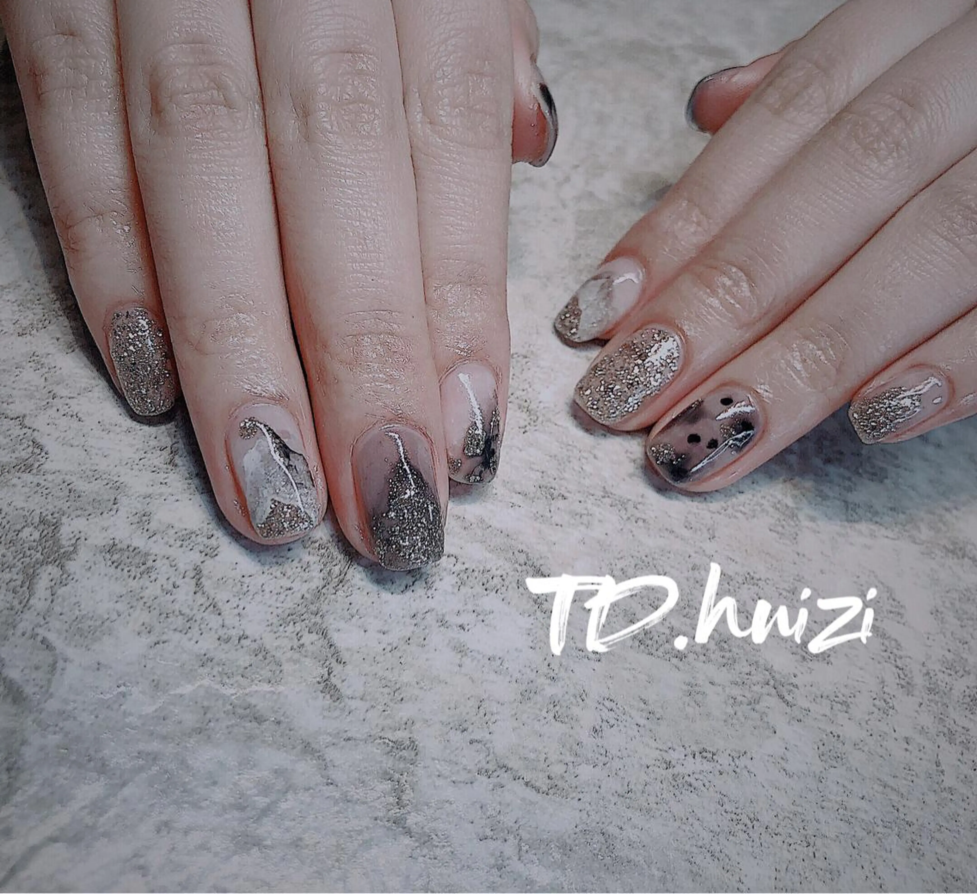 ミディアム めぐみのネイルサロン 惠のネイルデザイン