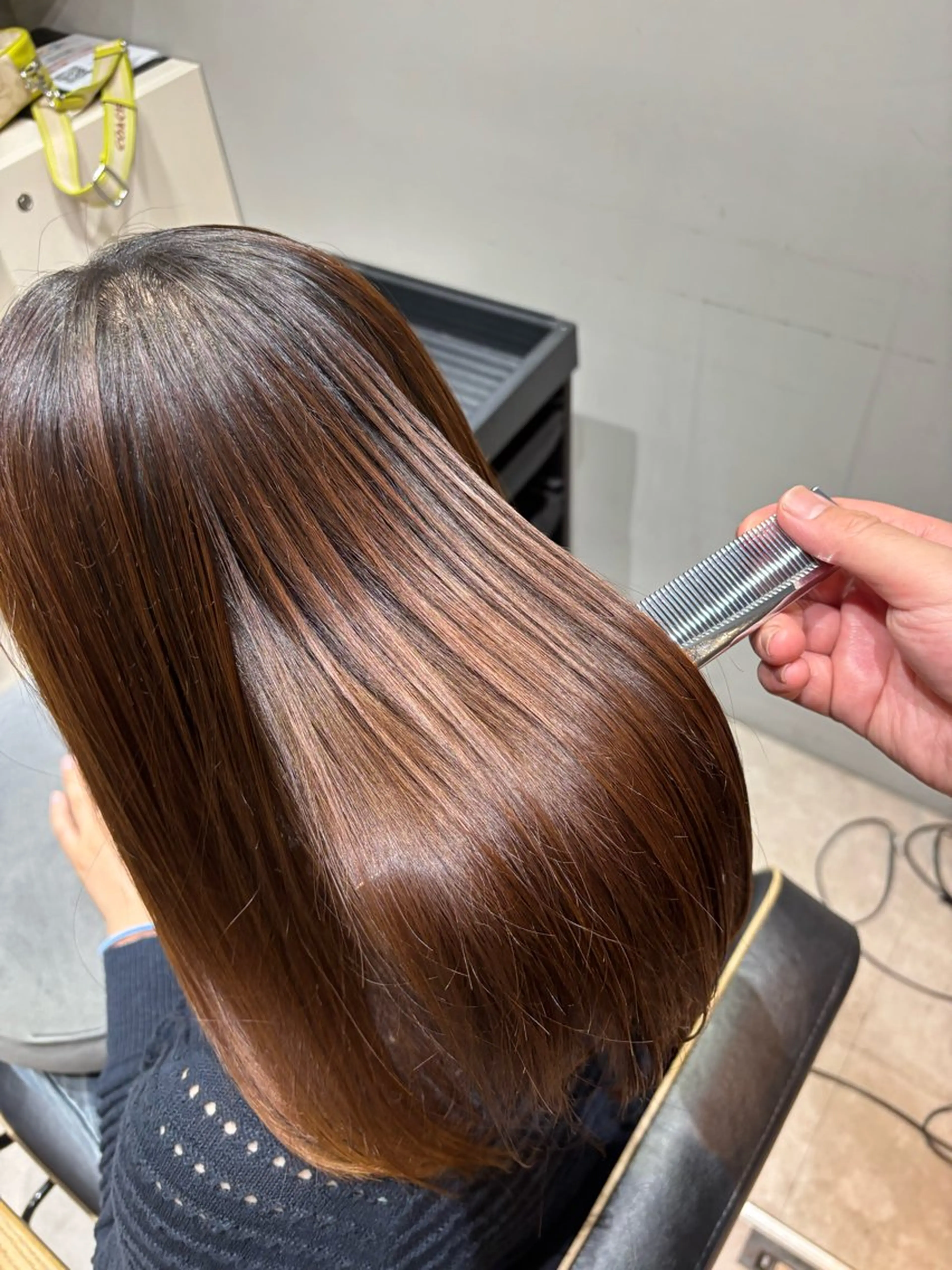 セミロング カット 縮毛矯正 髪質改善特化美容師 久万祐人のヘアスタイル