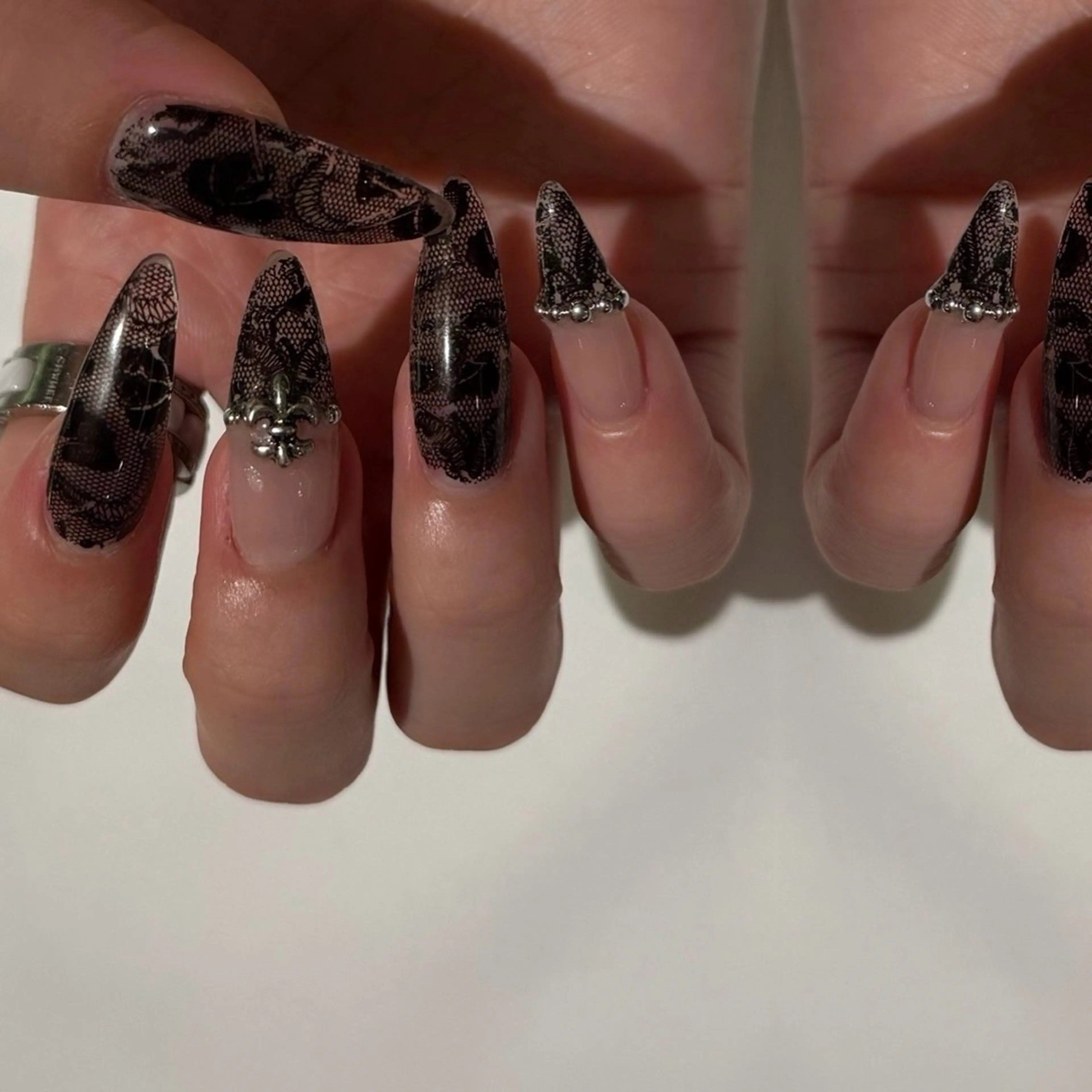 ネイル ハンドネイル VIERU 🌈🎀💖のネイルデザイン