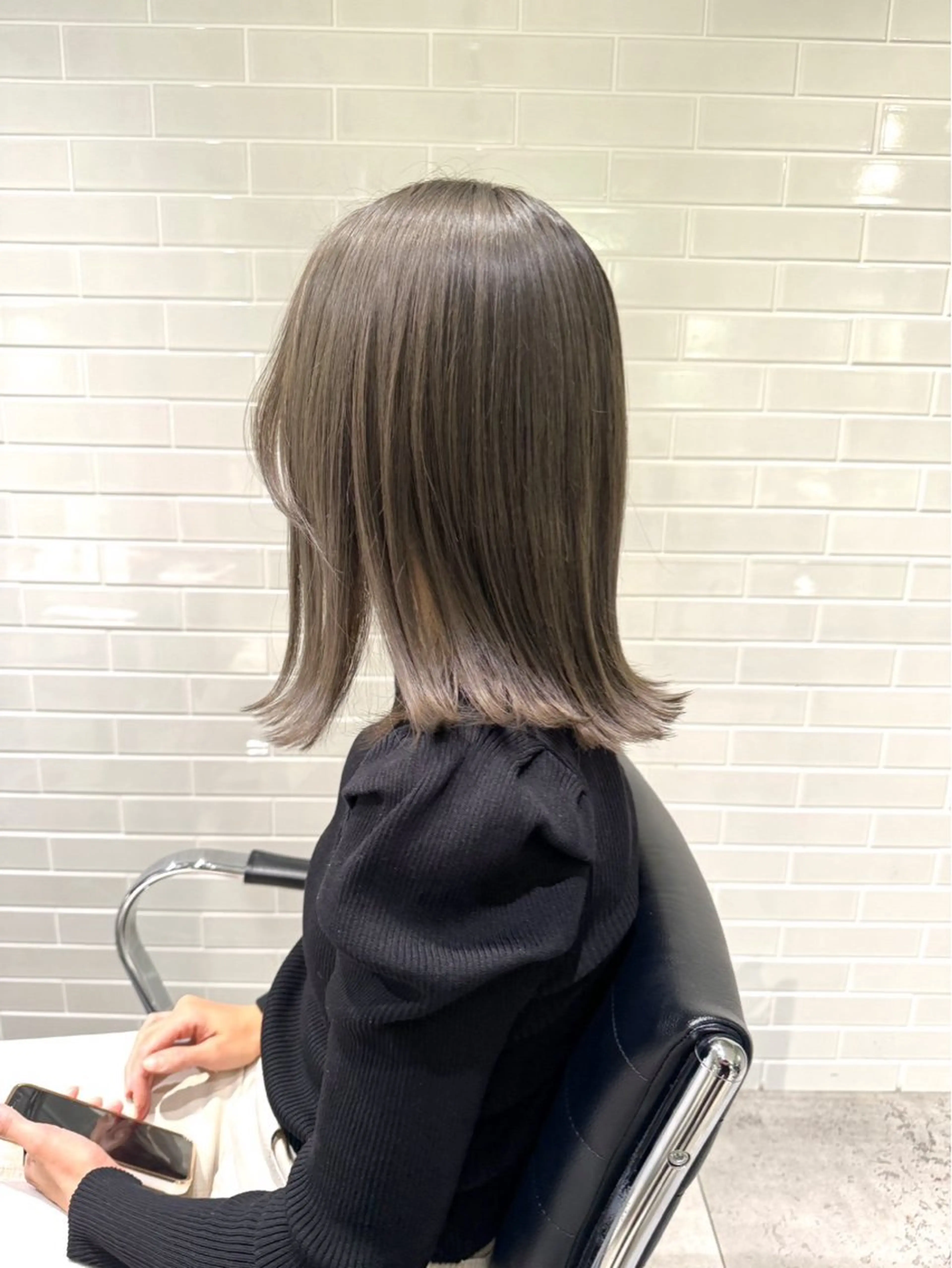 ミディアム カラー ボブレイヤー ブリーチ ダブルカラー グレージュ ハイライトカラー カット ヘアカラー トリートメント CHERIEブリーチ ダブルカラー 天神のヘアスタイル