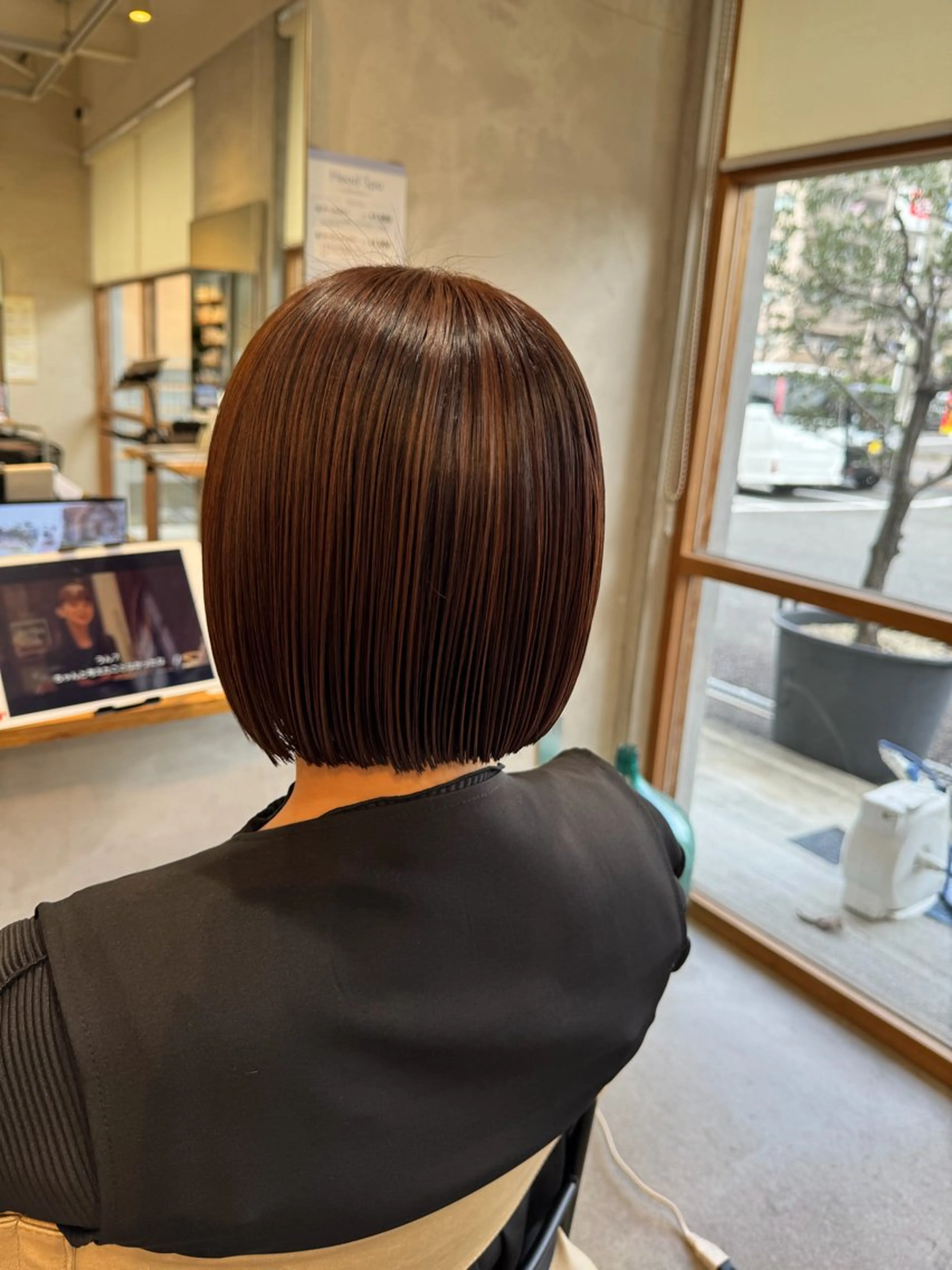 ミディアム カラー 切りっぱなしボブ オレンジ ボブ ヘアカラー momoka 女性限定のヘアスタイル