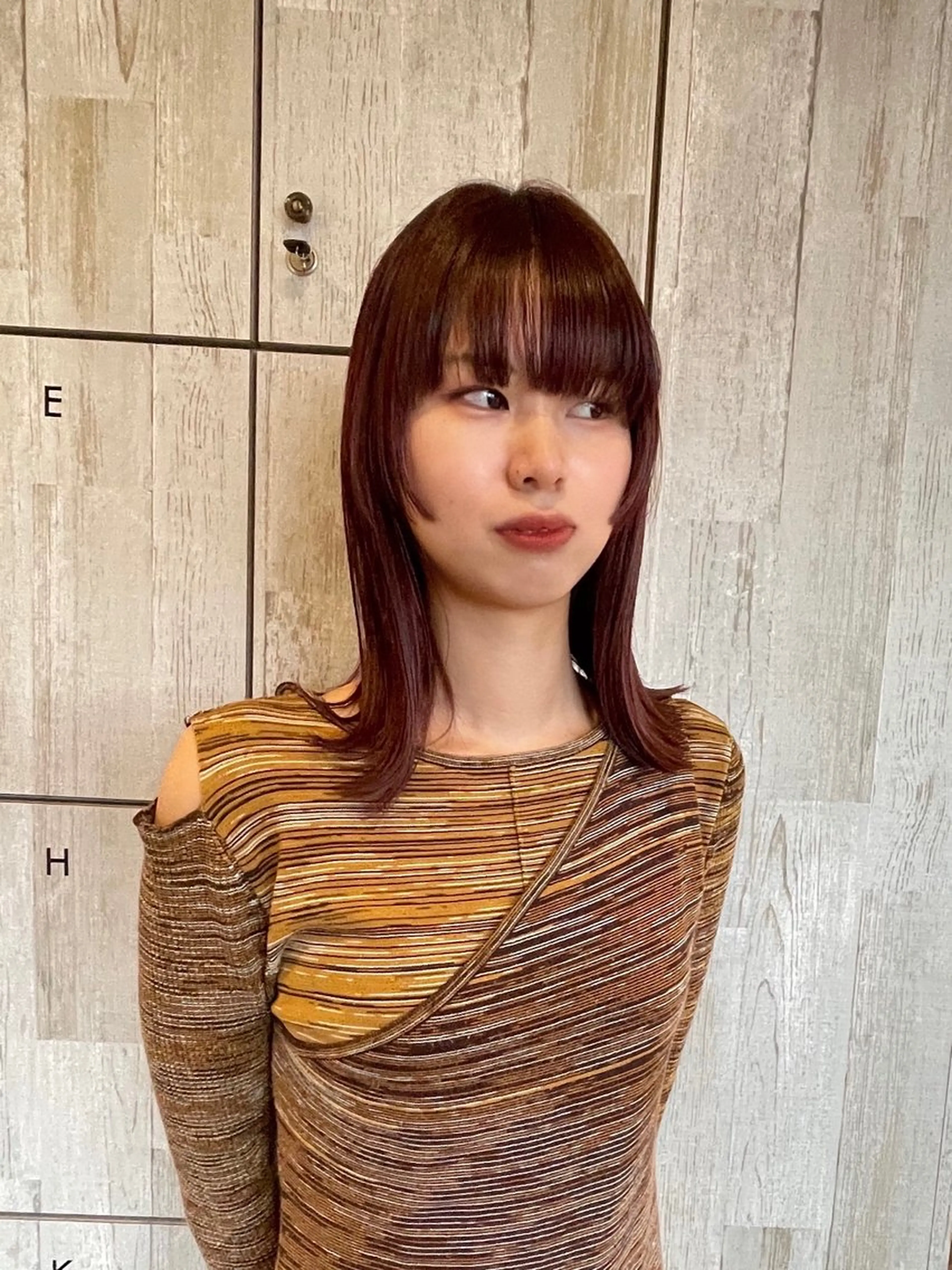 ミディアム カラー ベージュ/透明感/ 桃子🎀のヘアスタイル