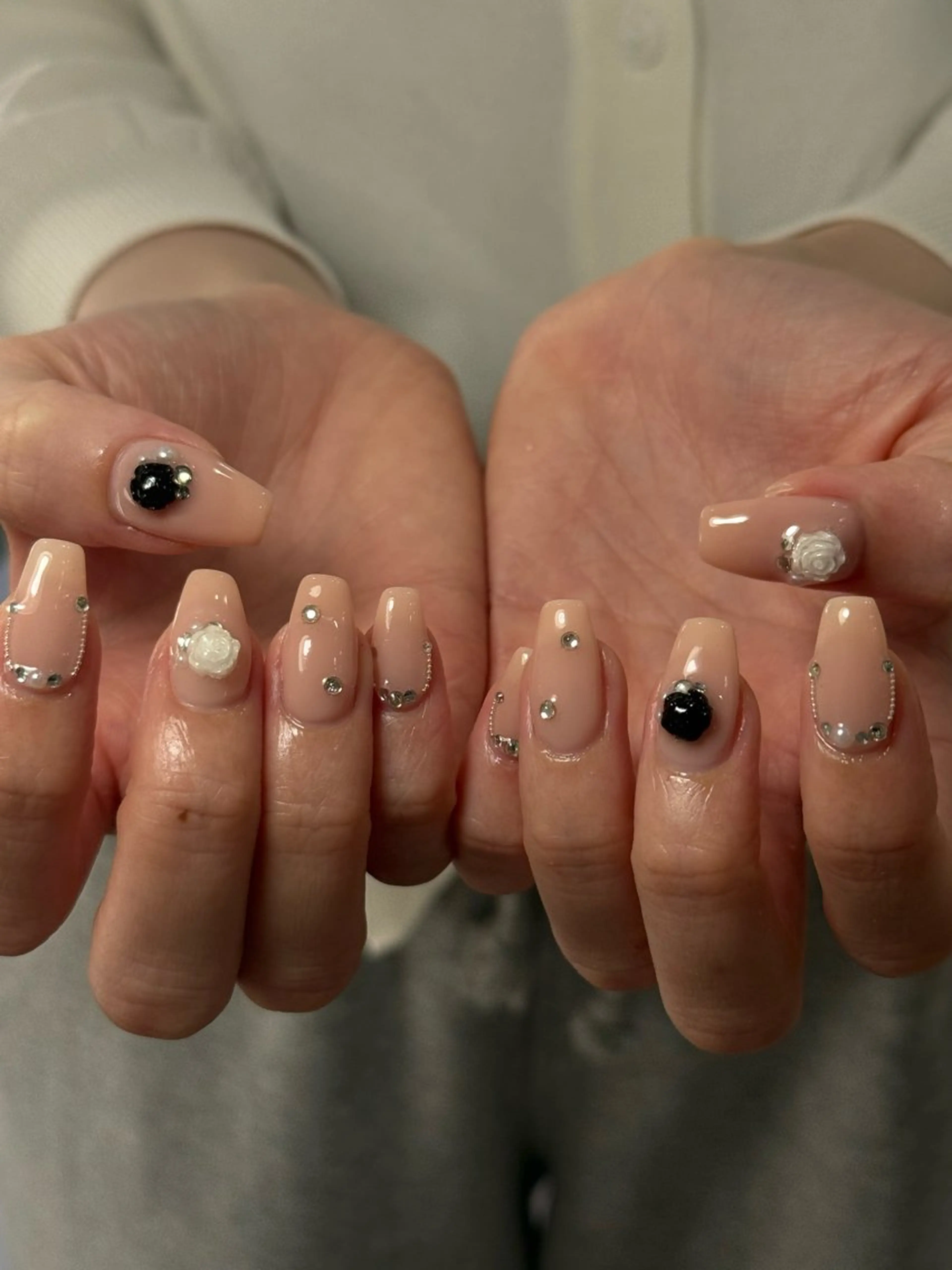 ネイル neouv所属・NEOUV_ mikuのネイルデザイン