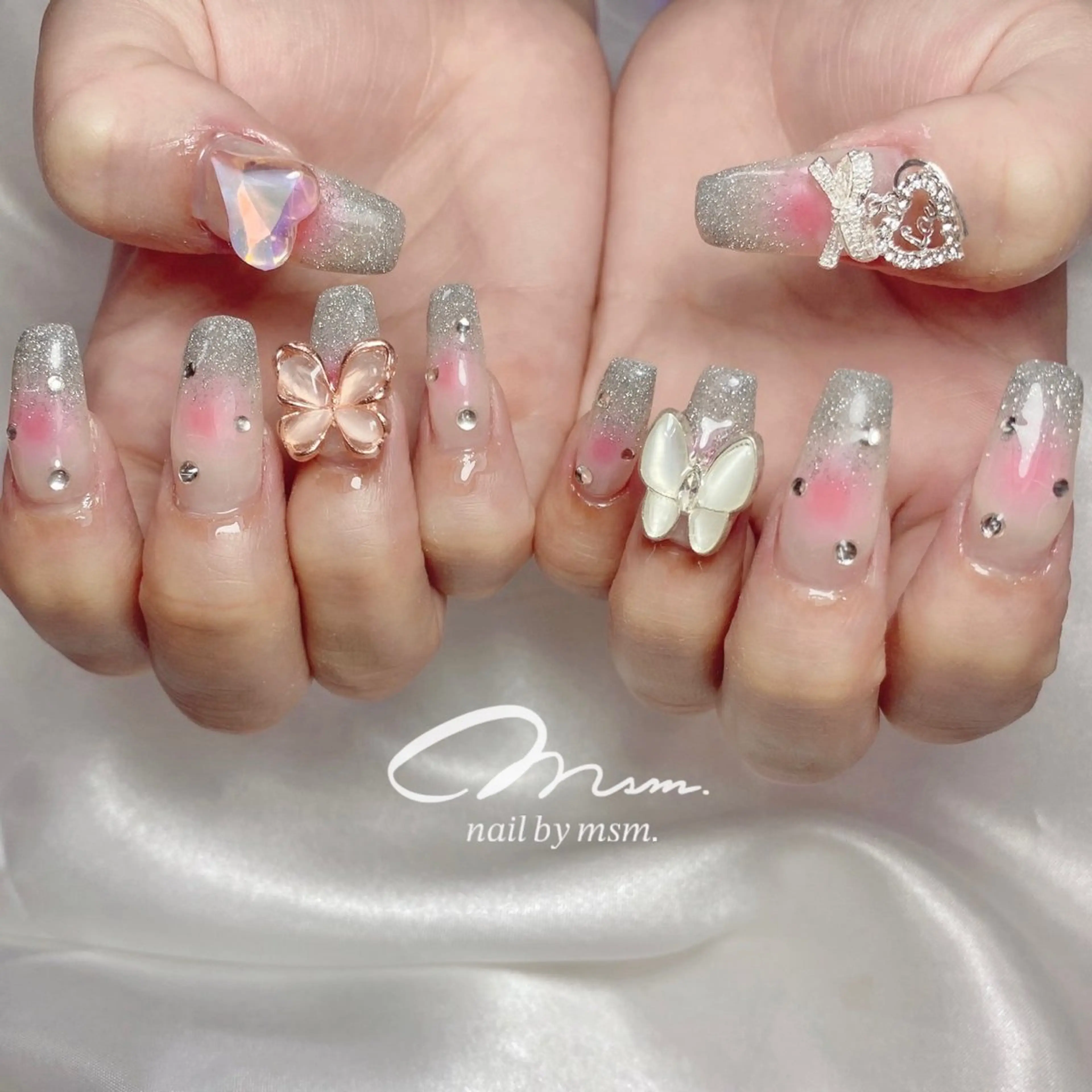 【ハンド💅🏻】6本アートor 150分デザイン💛持ち込みデザインOK！オフ無(他店オフ＋1000円)自店オフ無料✨の写真