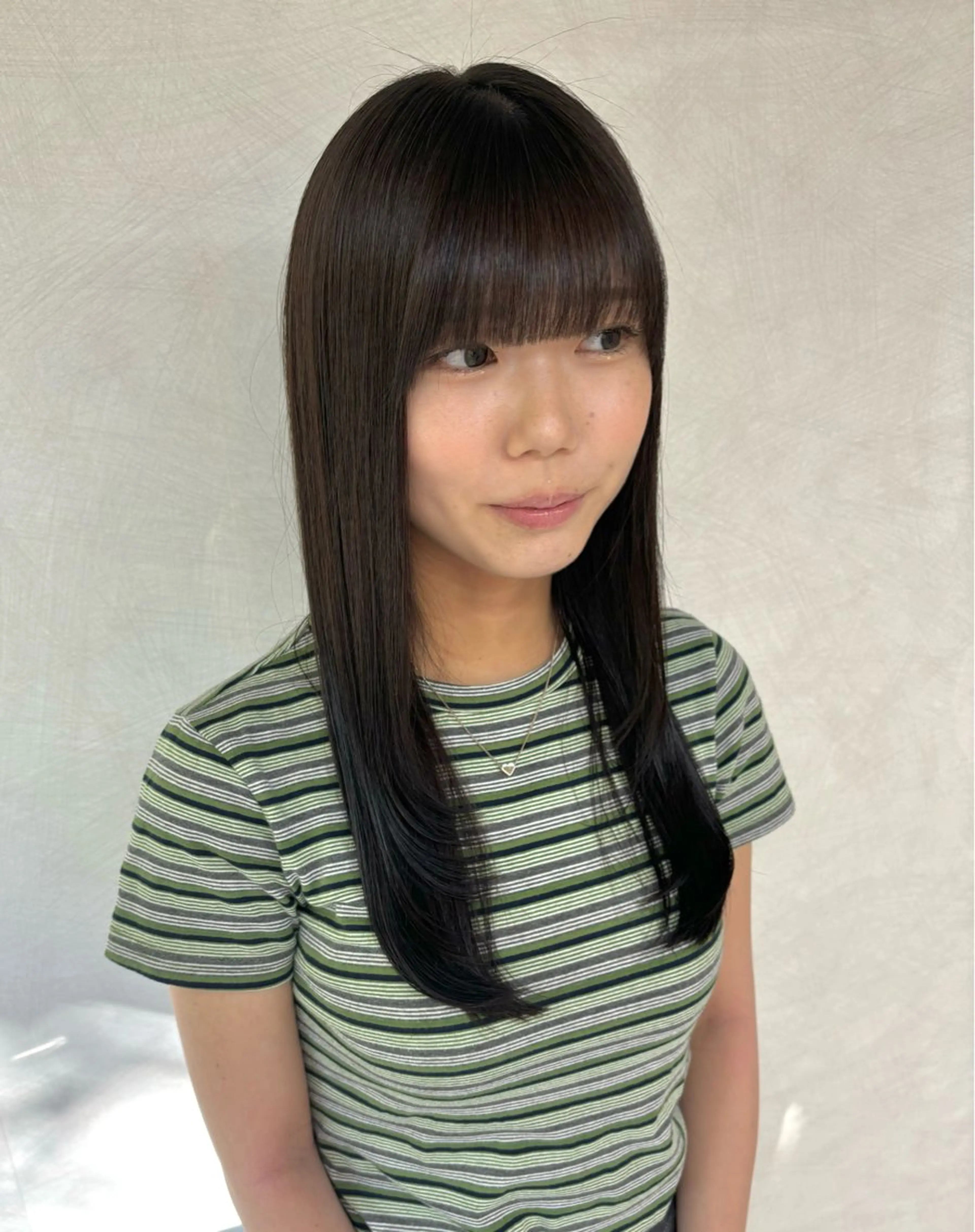 ロング ロングレイヤー レイヤーカット ロング ワイドバング Iris by artina 武蔵小杉店【イリス バイ アルティナ】所属・🎼レイヤー/顔周り カット/nene♬のヘアスタイル