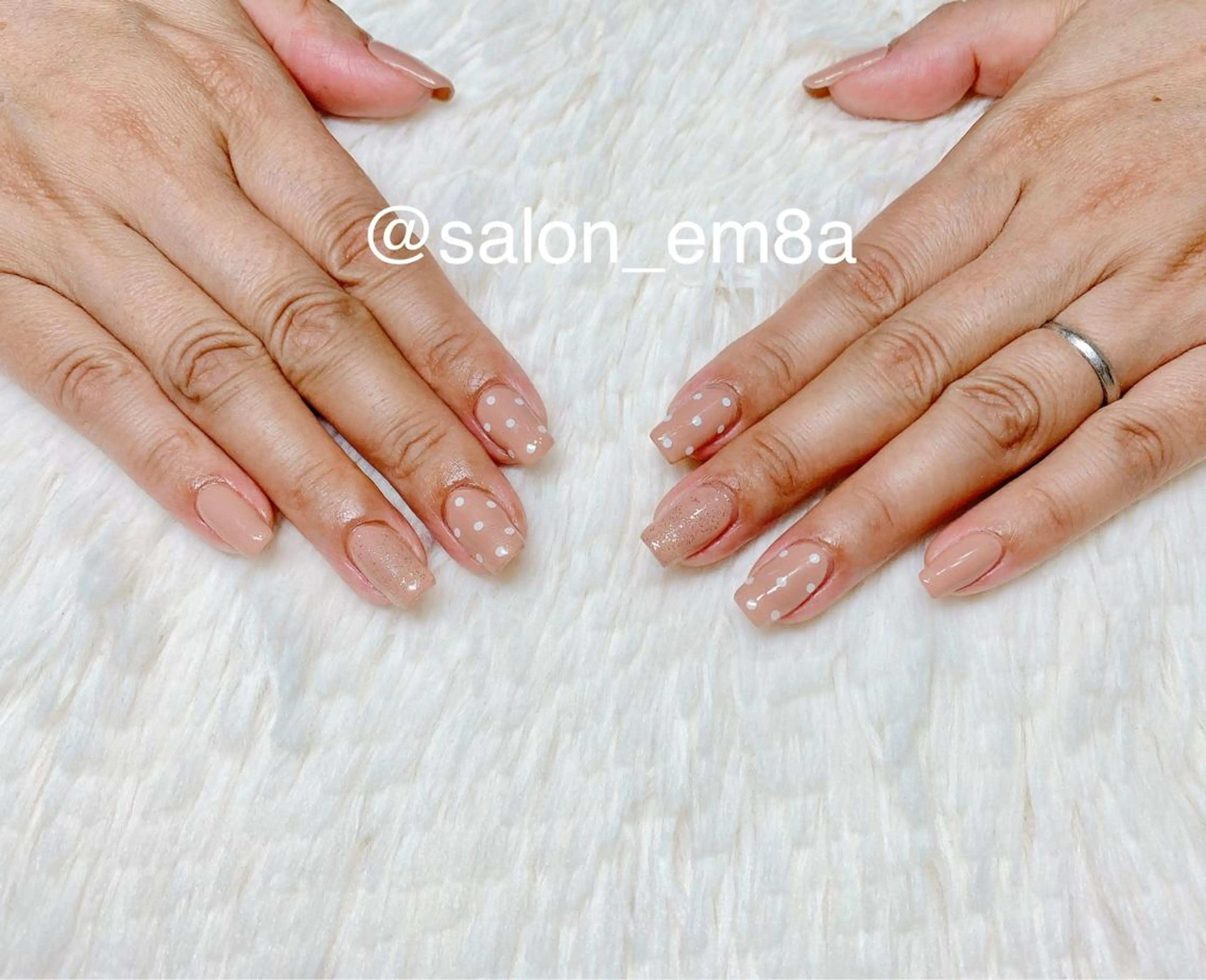 ネイル ドット ジェルネイル ハンドネイル salon EM&A emiのネイルデザイン