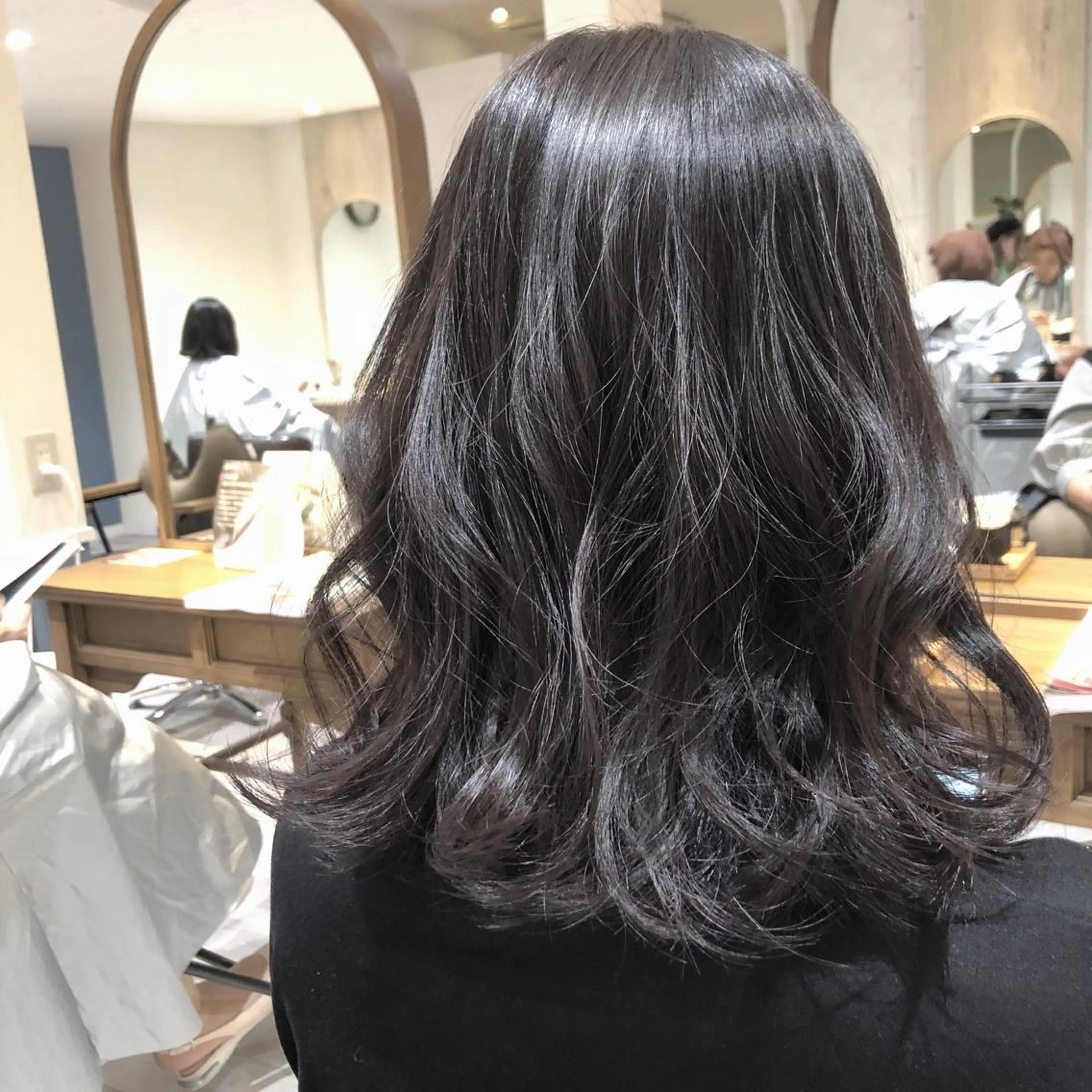 ミディアム カラー 小島嵩人 縮毛矯正 髪質改善のヘアスタイル