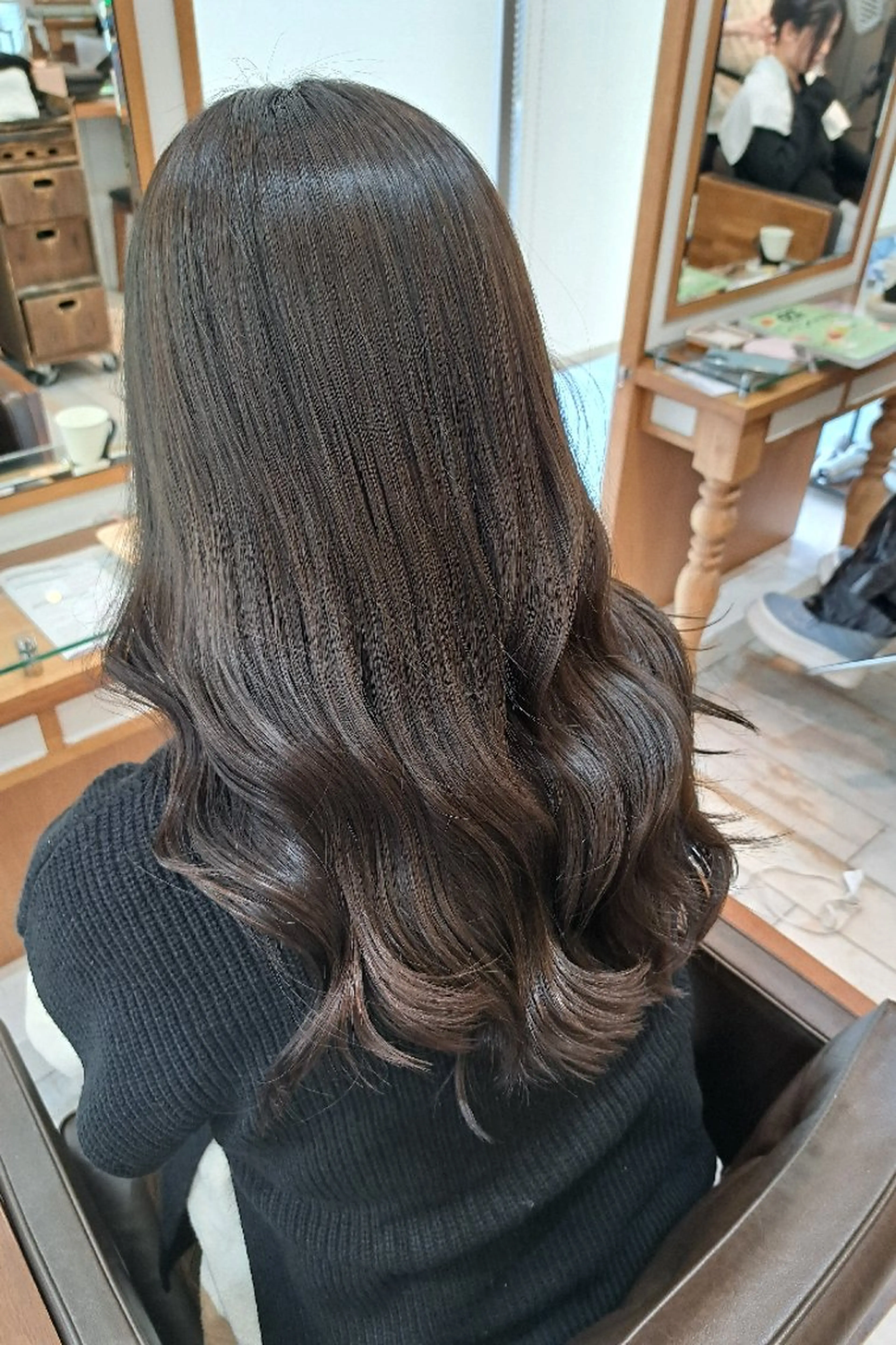 カラー ロング ブリーチ グレージュ オリーブグレージュ オリーブグレー ヘアカラー 渋谷／ ＭＩＹＵのヘアスタイル