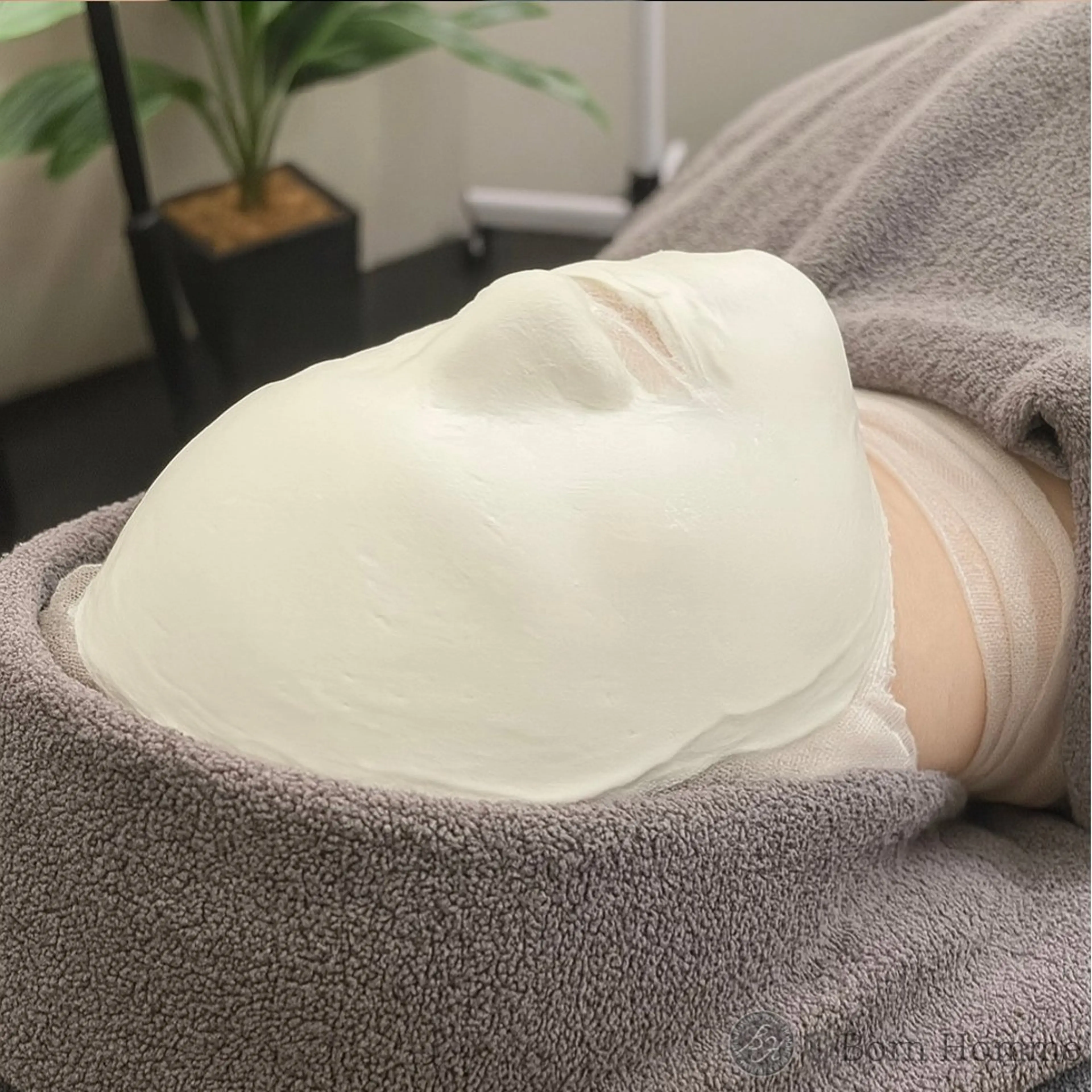 【人気急上昇⤴️温感40〜42℃で顔サウナ】石膏パック〜すっきりフェイスラインへ導きます、寒い季節にポカポカ体験🔥の写真