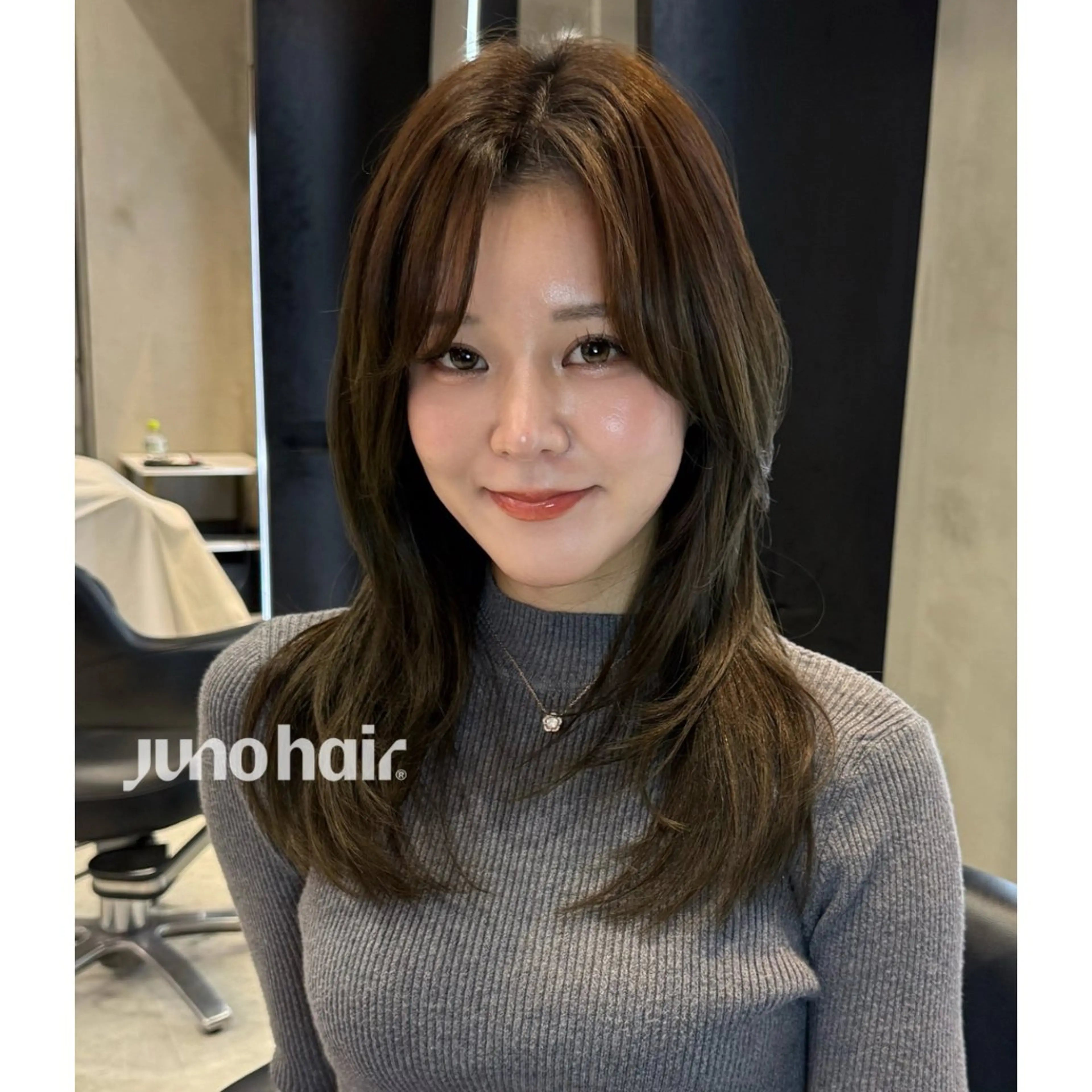 セミロング 韓国風ヘア レイヤーカット サイドバング 小顔カット 韓国レイヤー🪽 無重力パーマナツキのヘアスタイル