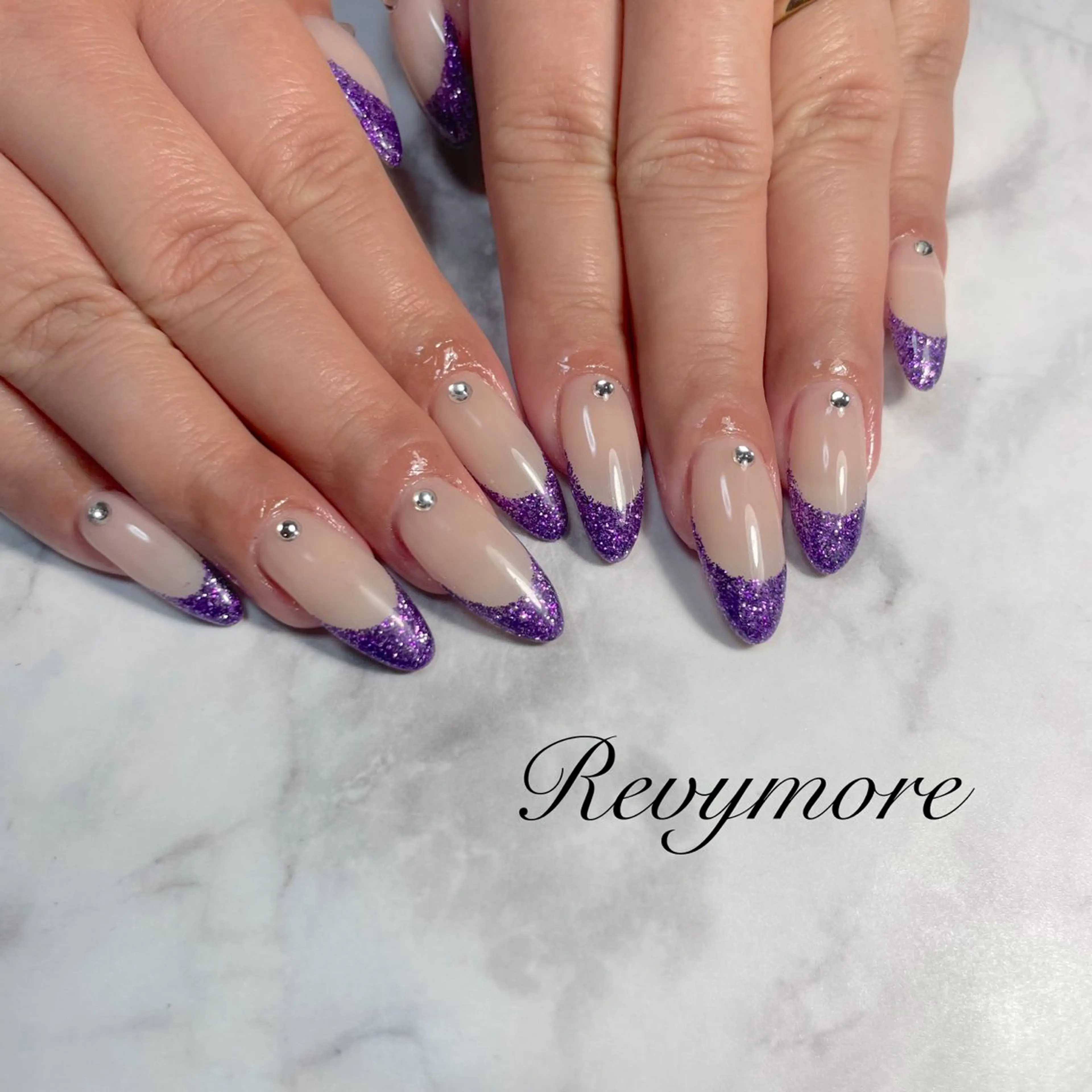 ネイル フレンチネイル ジェルネイル キラキラネイル 韓国ネイル ラメ(グリッター) nail salon Revymore所属・nail salon Revymoreのネイルデザイン