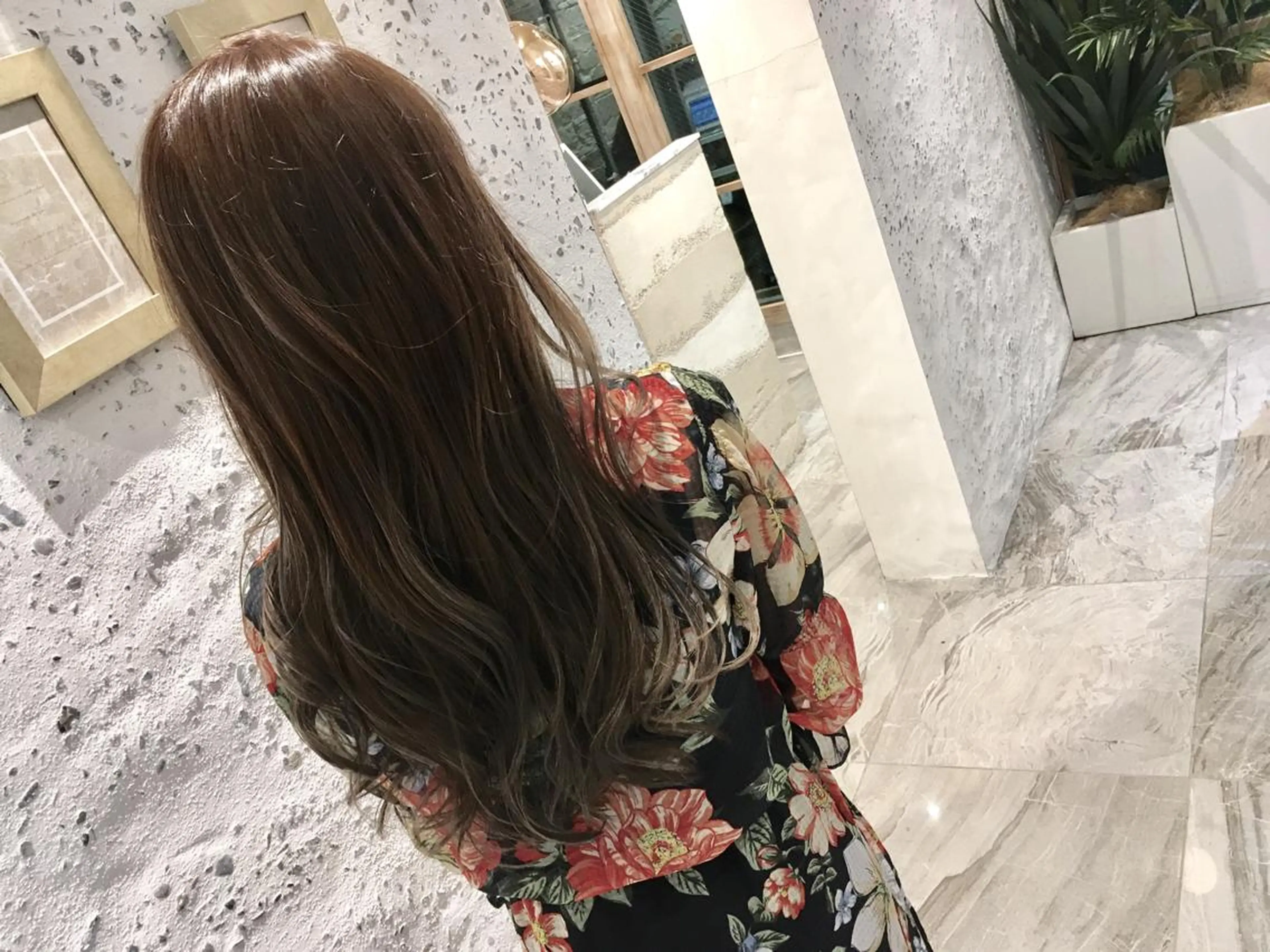 ロング カラー カット ヘアカラー トリートメント youres hair 新宿三丁目所属・髪質改善カラー、美髪 トリートメント専門のヘアスタイル